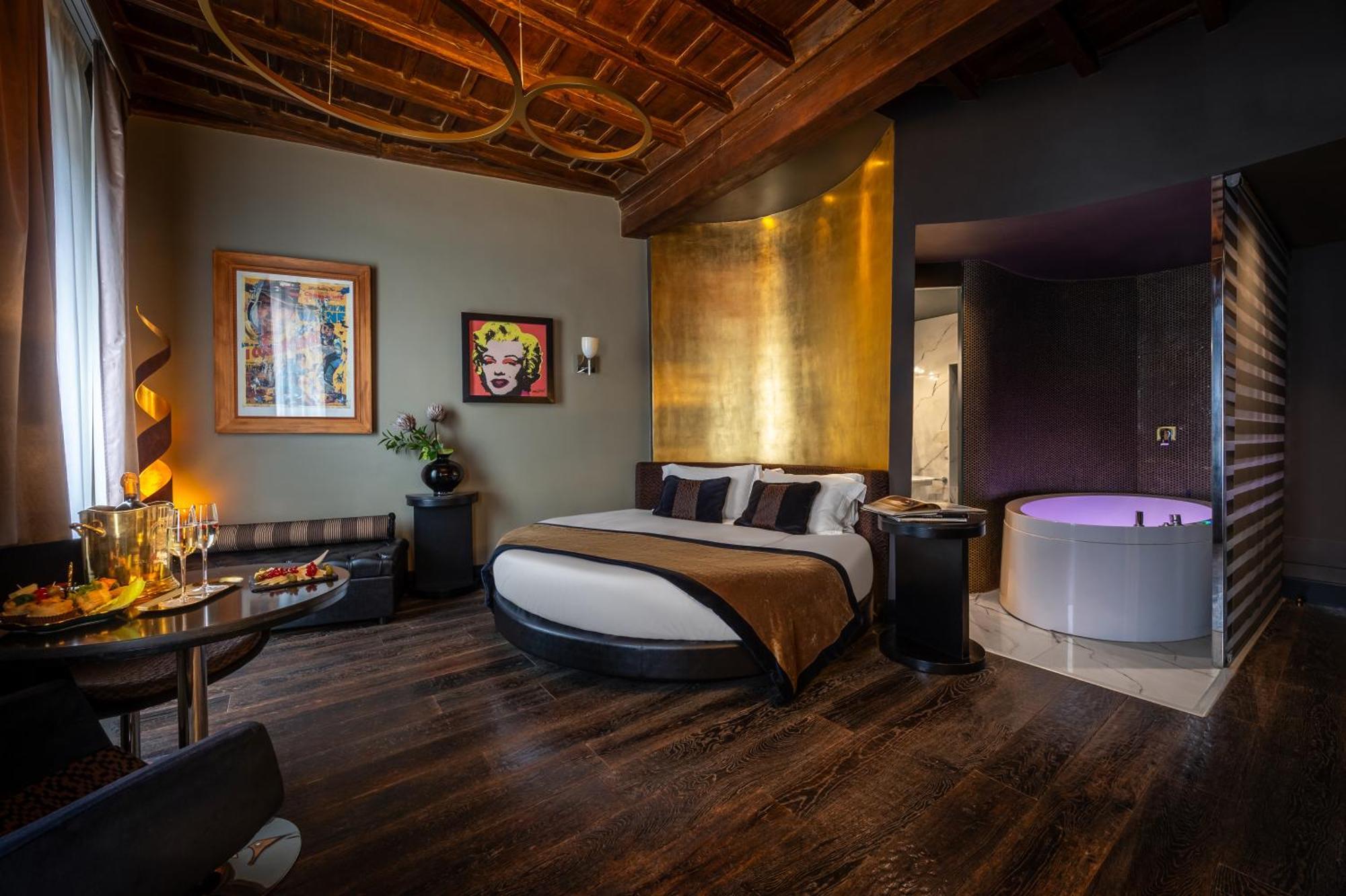 Junior Suite Hot Tub