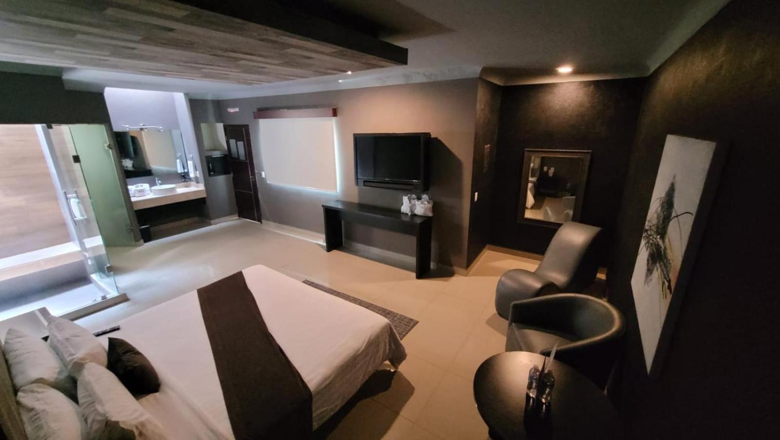 Superior Suite,1672609254:JPEG