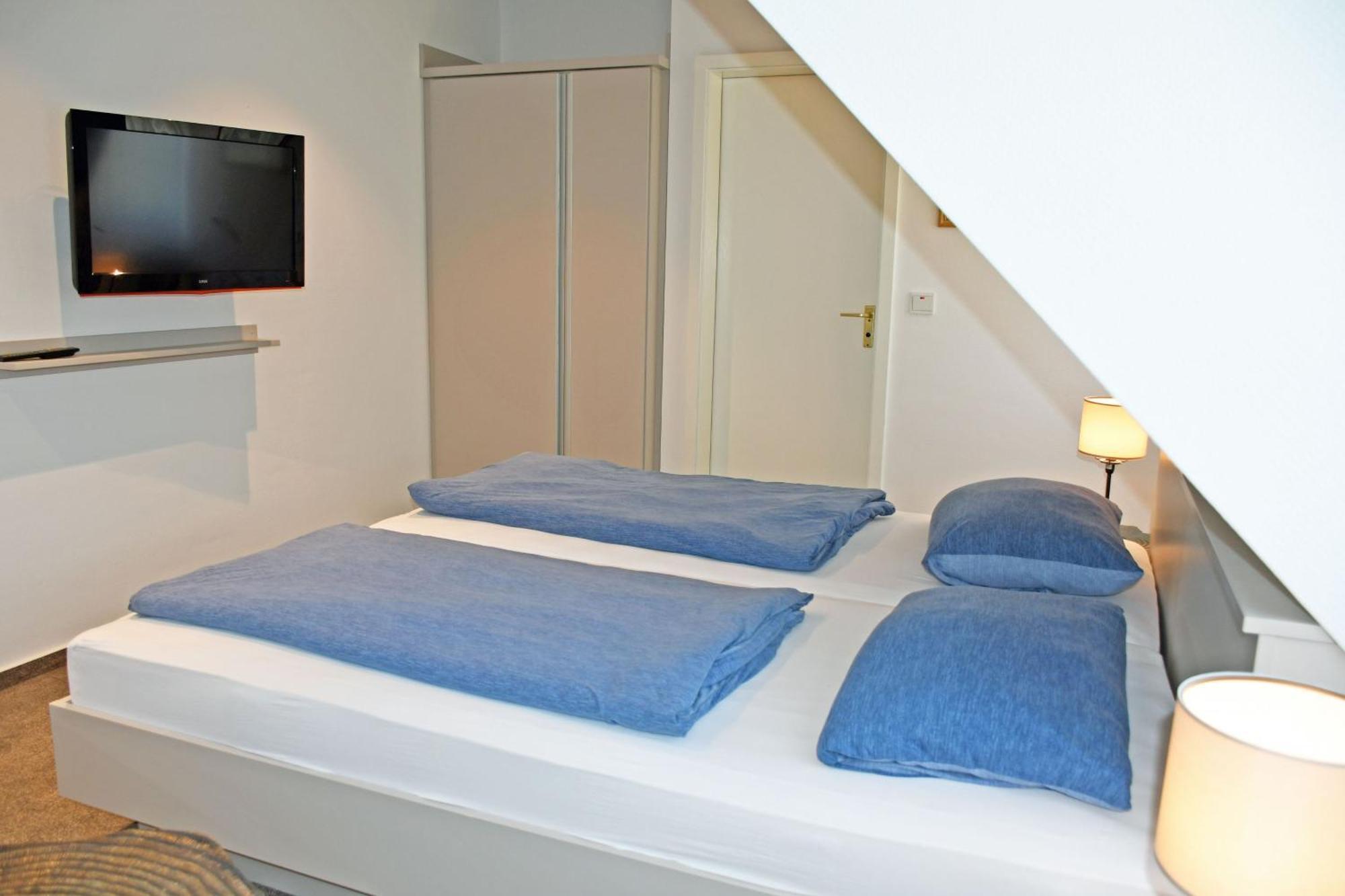 Double Room Private Bathroom