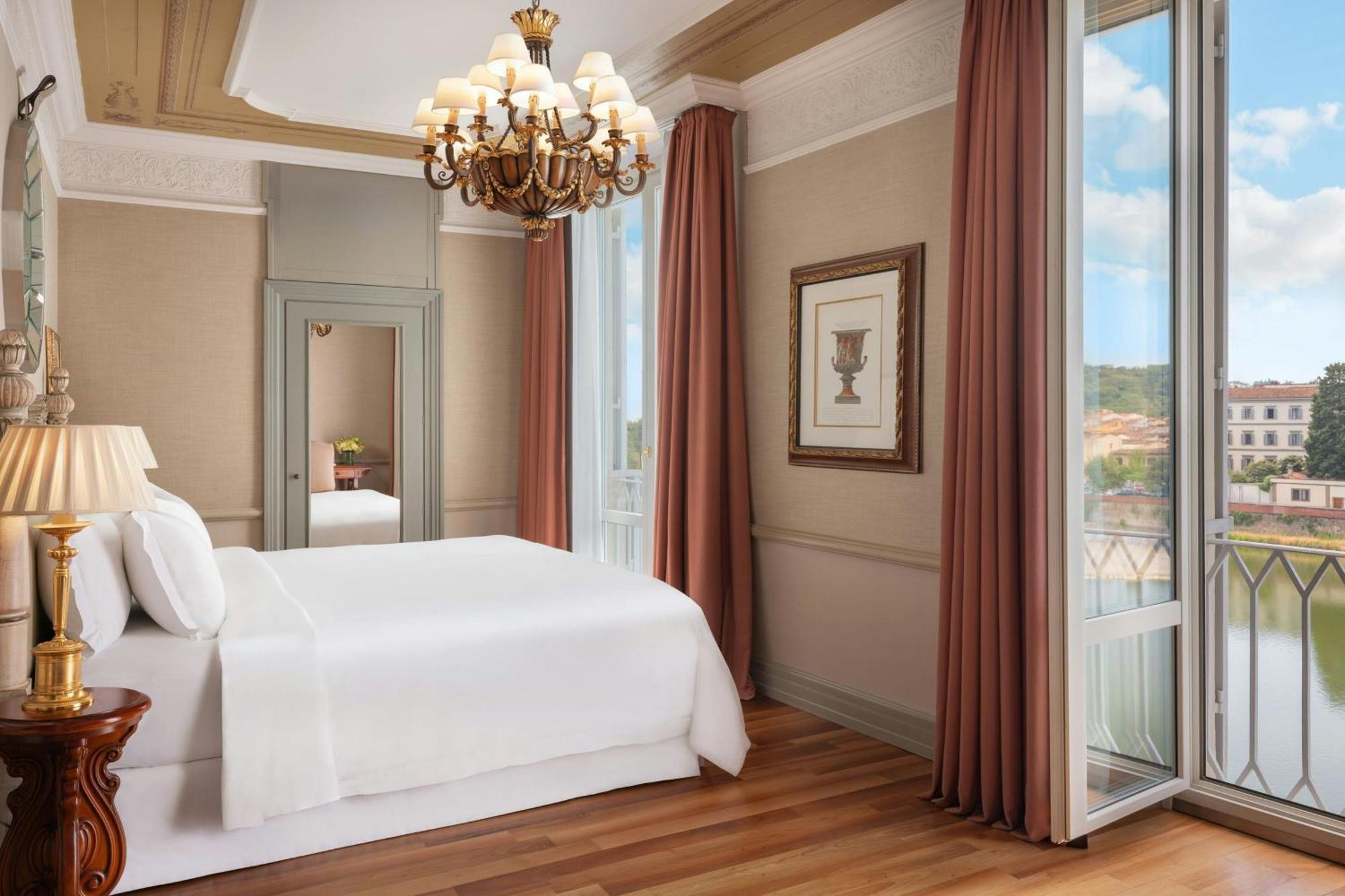 Deluxe King Room with River View