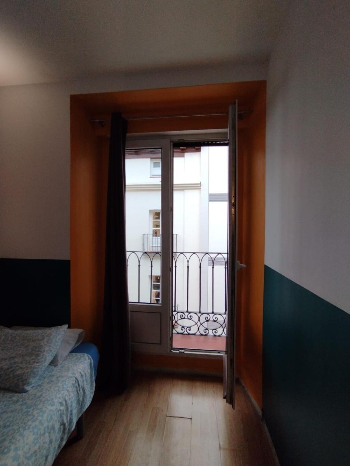 Single Bed Mixed Dormitory Room,1698072268:JPEG