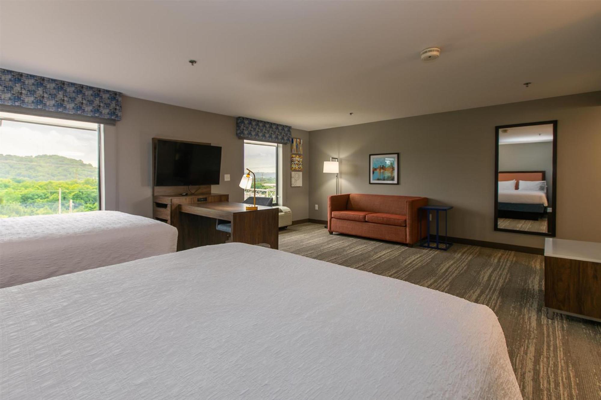Queen Room with Two Queen Beds and Sofa Bed - Non-Smoking
