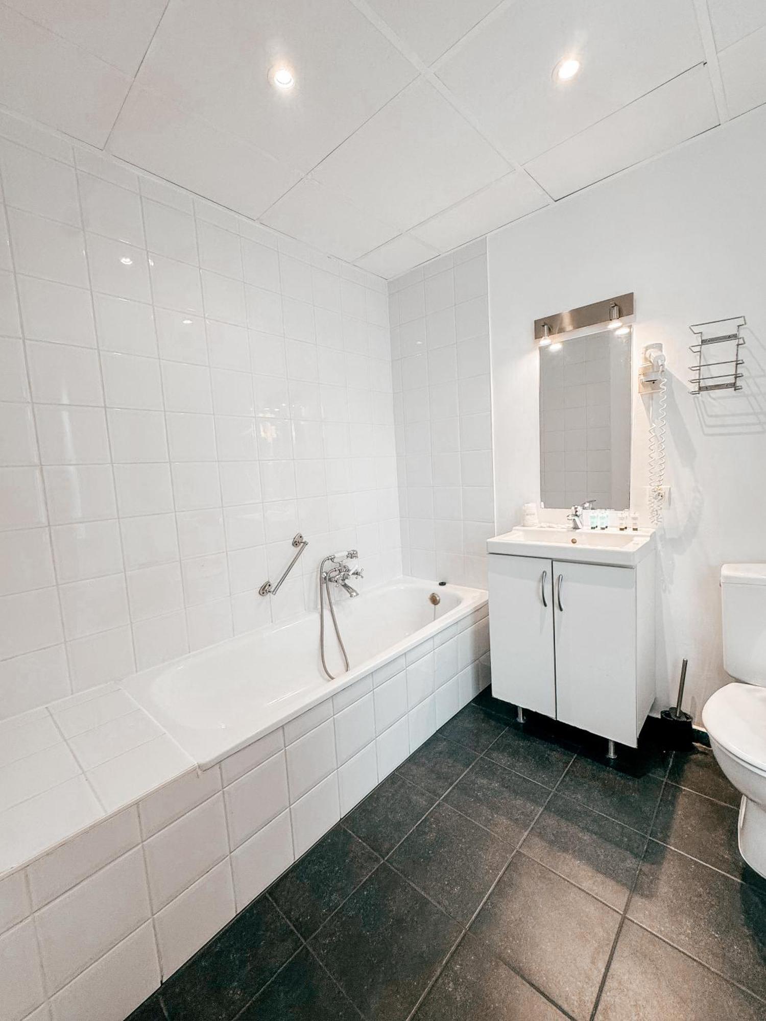 Budget Triple Room Private Bath