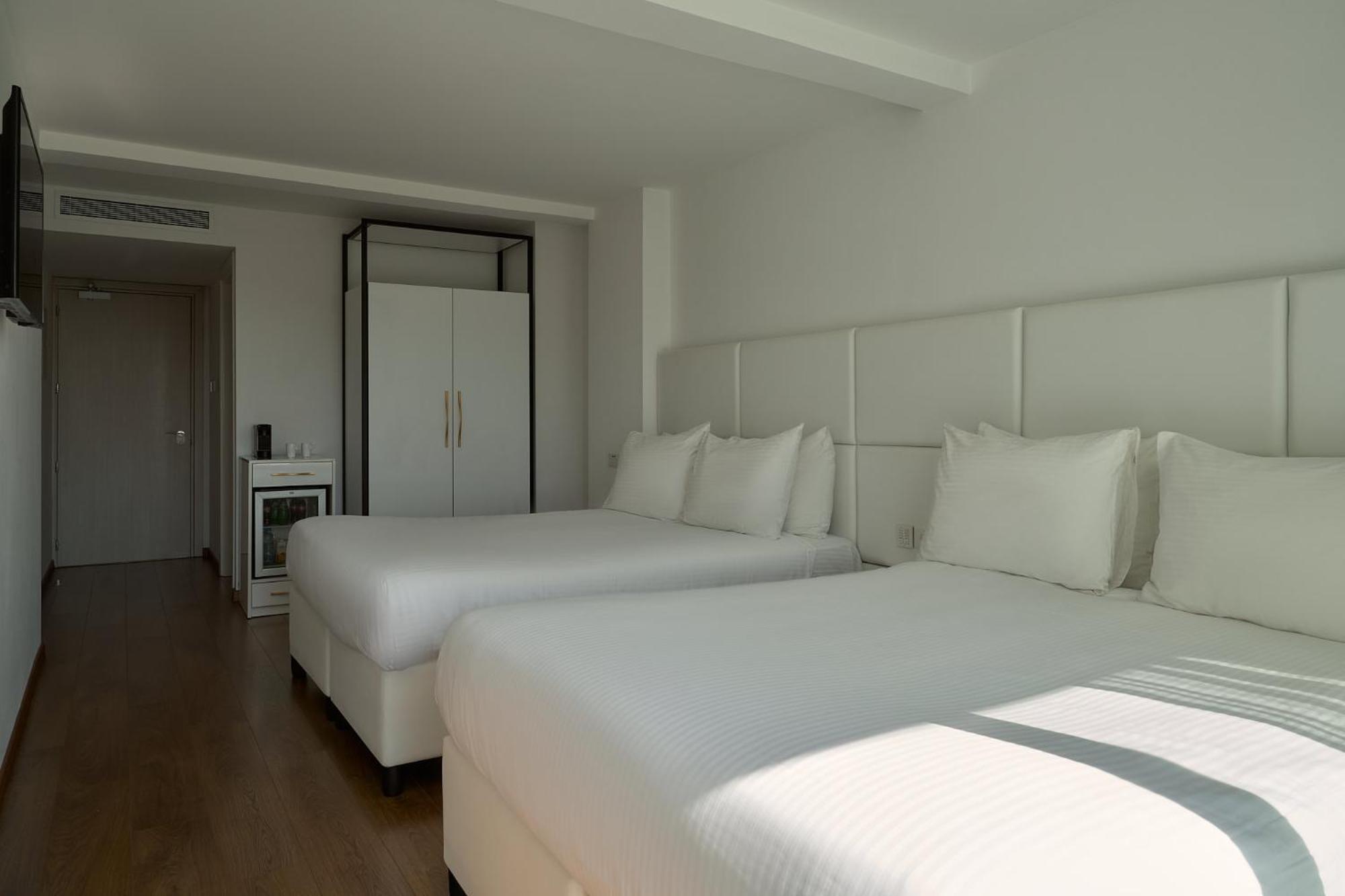 Deluxe Room Urban View Two King Beds