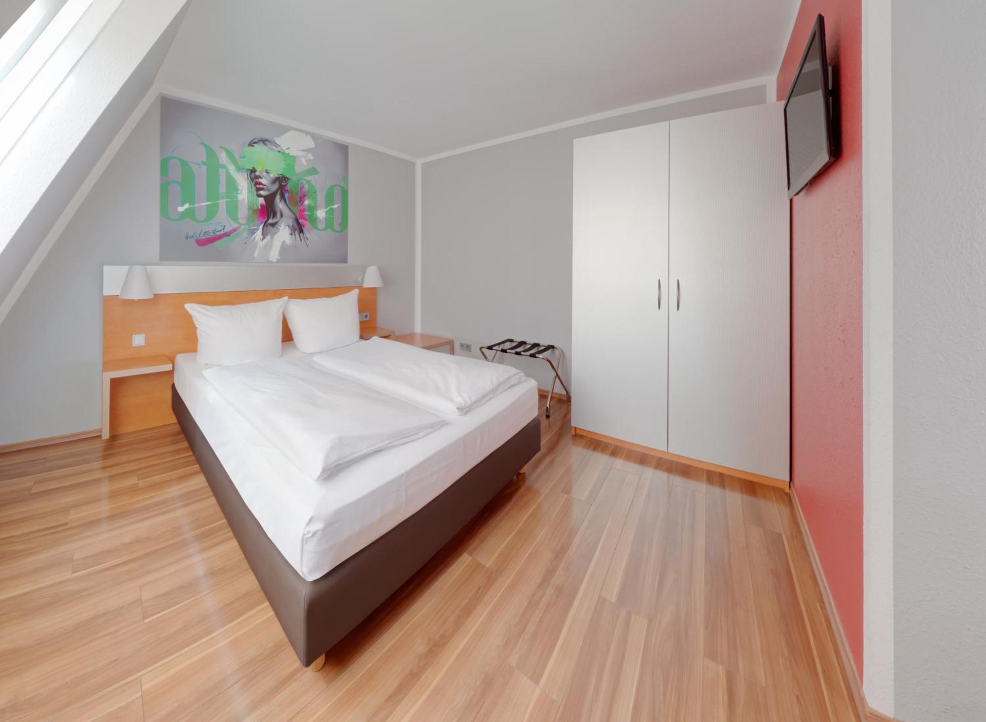 Double Room,1698847064:JPEG