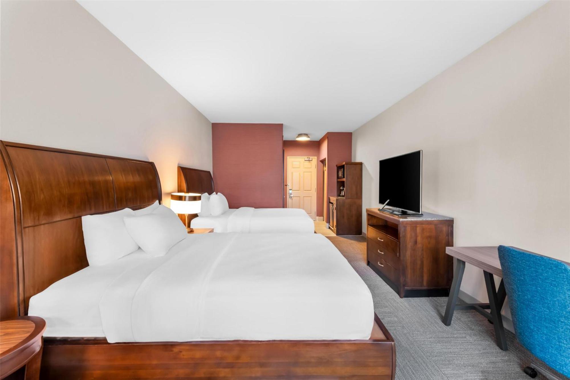 Queen Room with Two Queen Beds,1698902718:JPEG