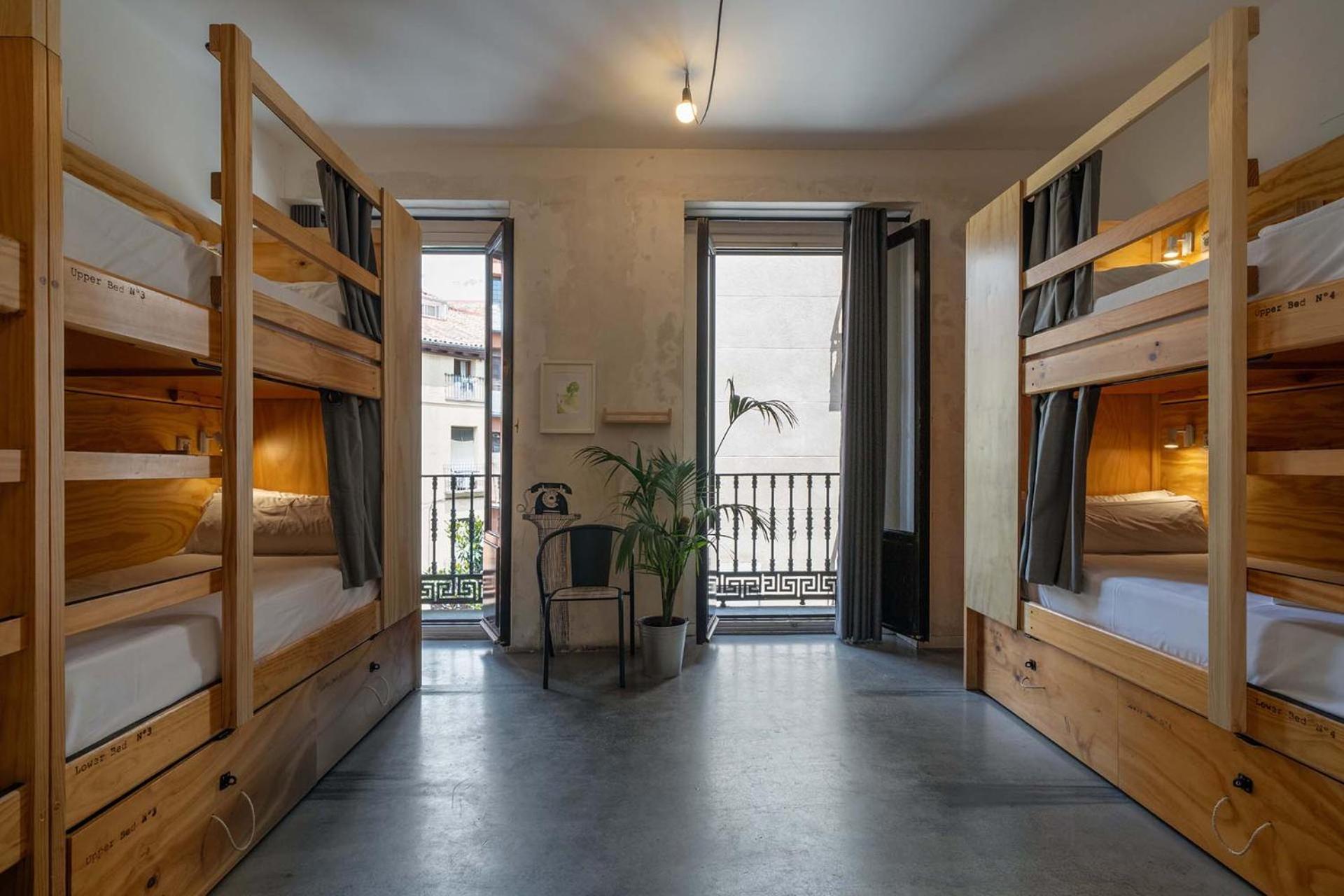 Single Bed in 8-Bed Female Dormitory Room with Private Bathroom,1731407936:JPEG