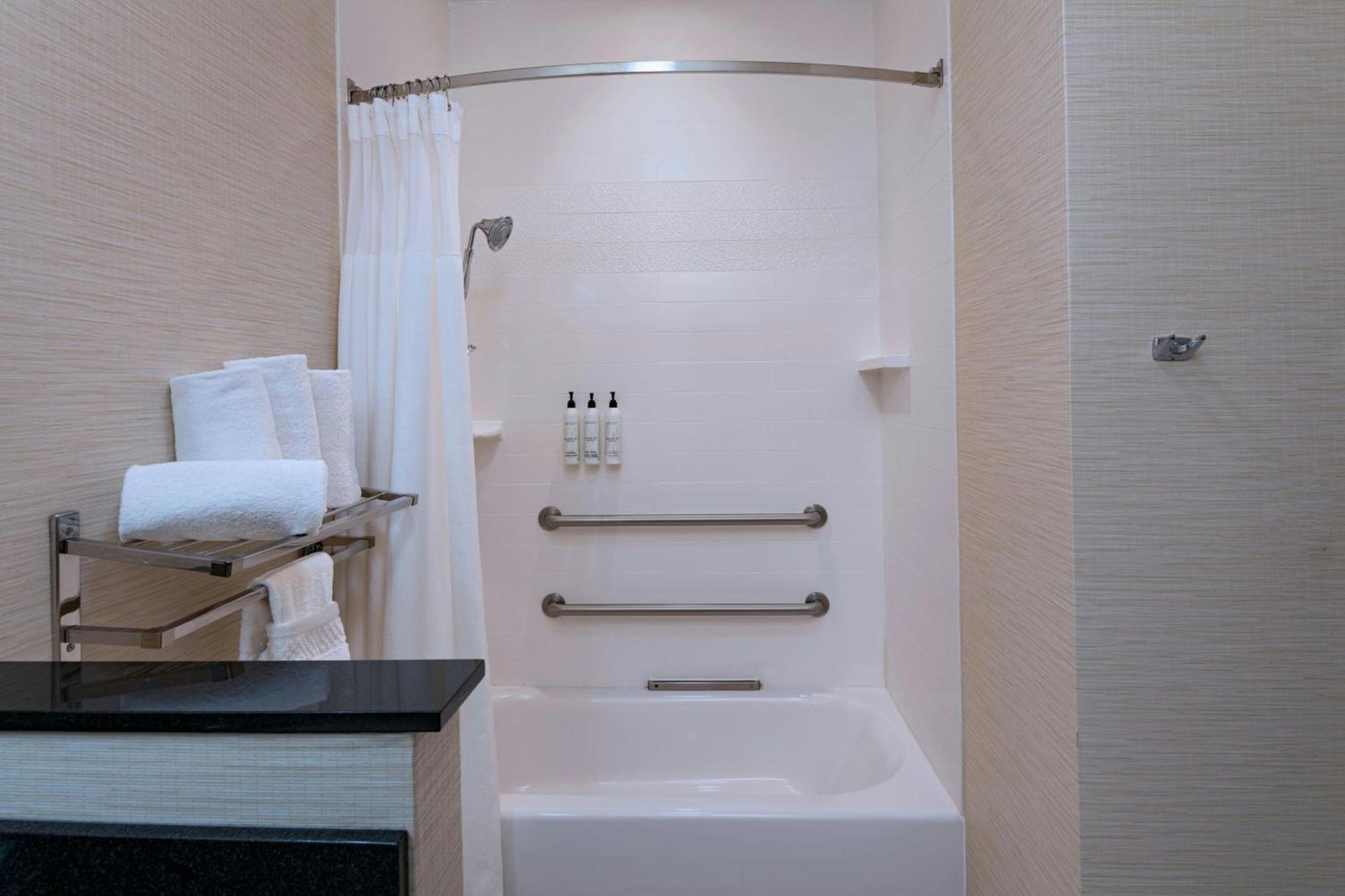 King Room - Hearing Accessible,1699031438:JPEG