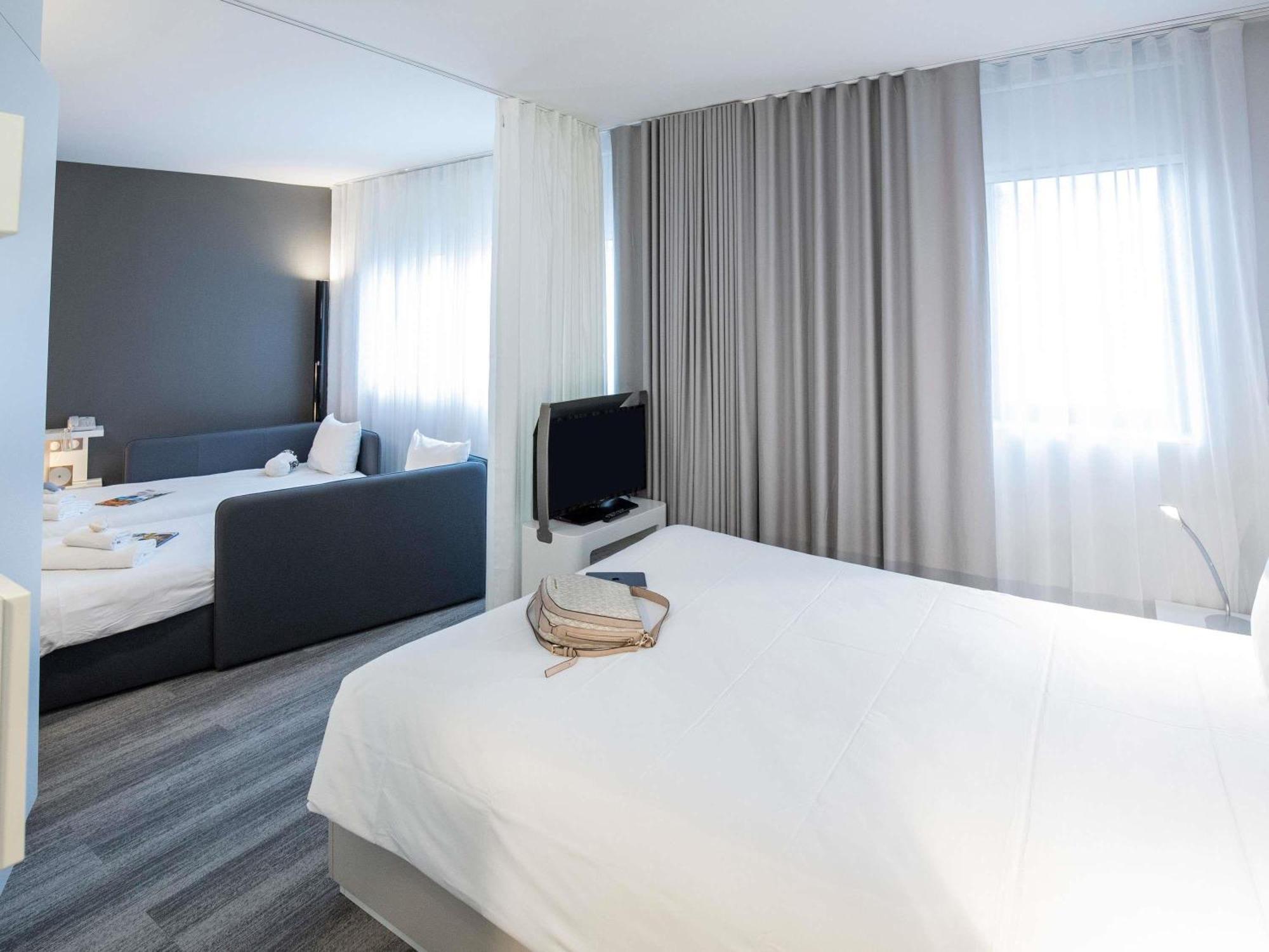 Superior Suite With One Double Bed And Two Single Beds,1704914248:JPEG