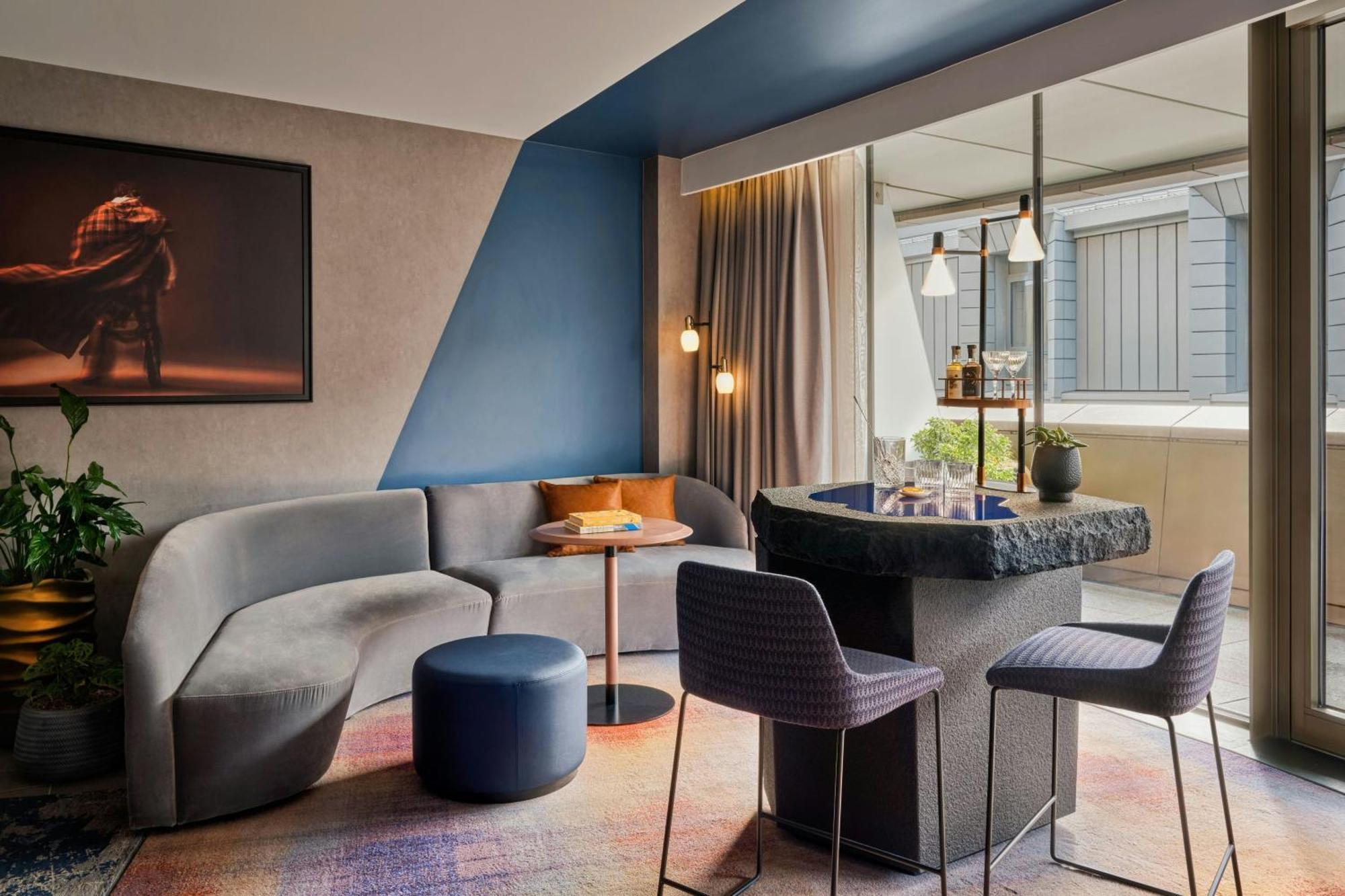 Deluxe King Suite