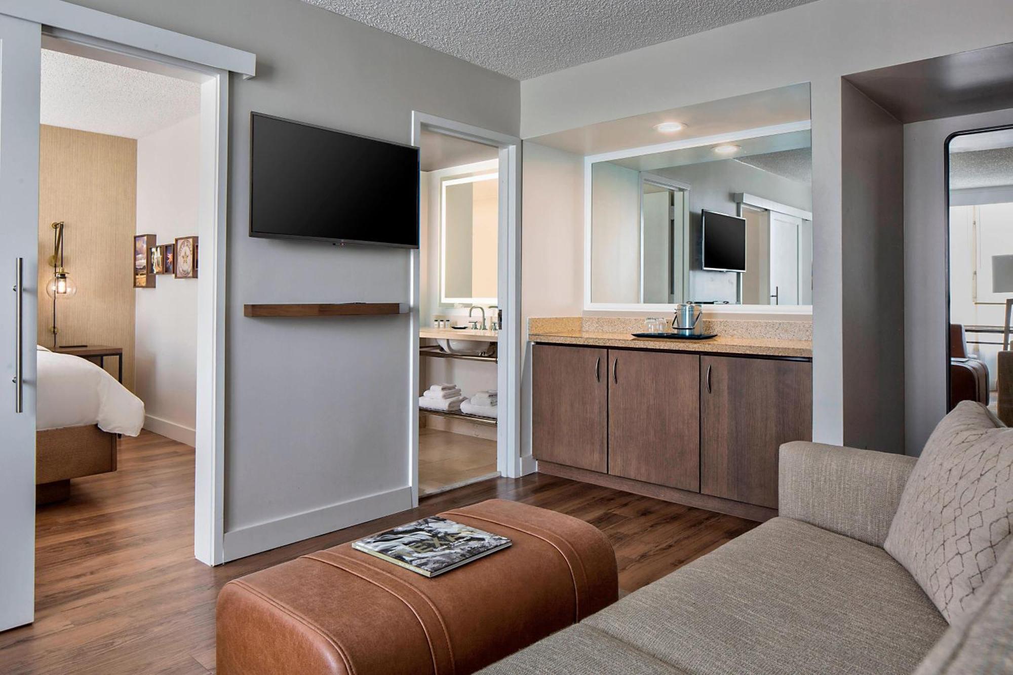 1 King bed & sofa bed 1 Bedroom Suite 1 King Sofa bed