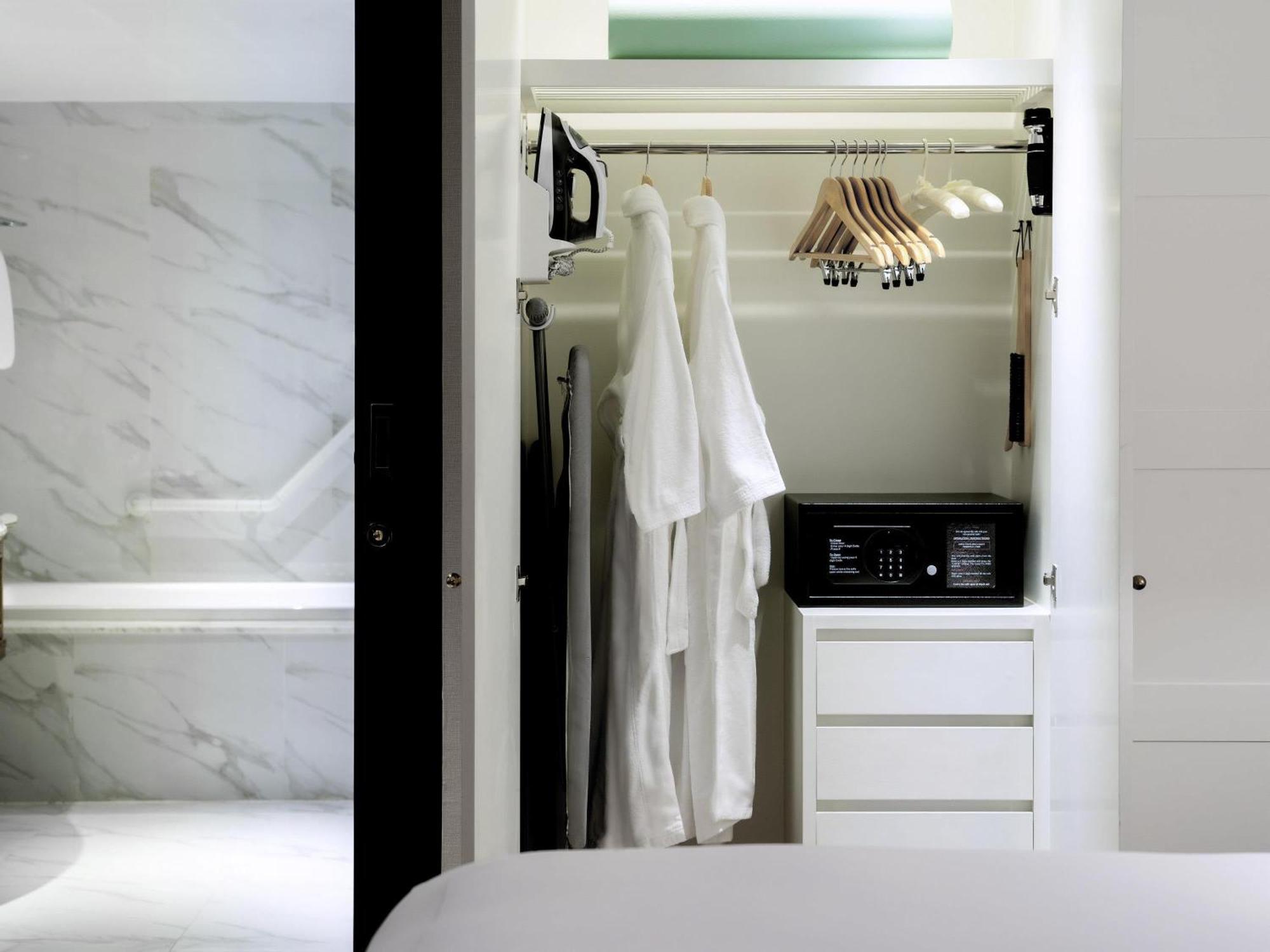 Suite Lit King-Size Wellness - Accès au Club