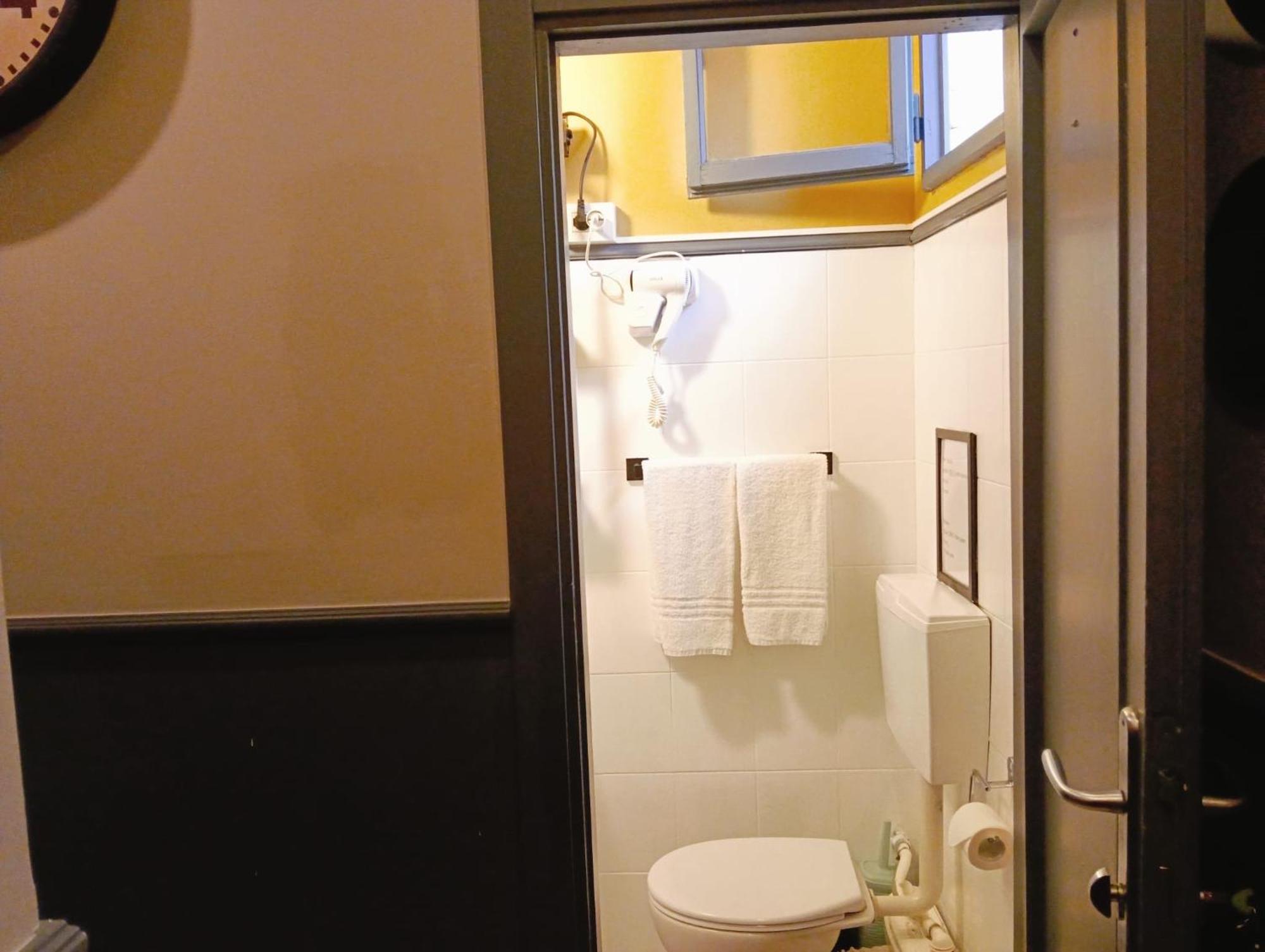 Double Room Private External Bathroom