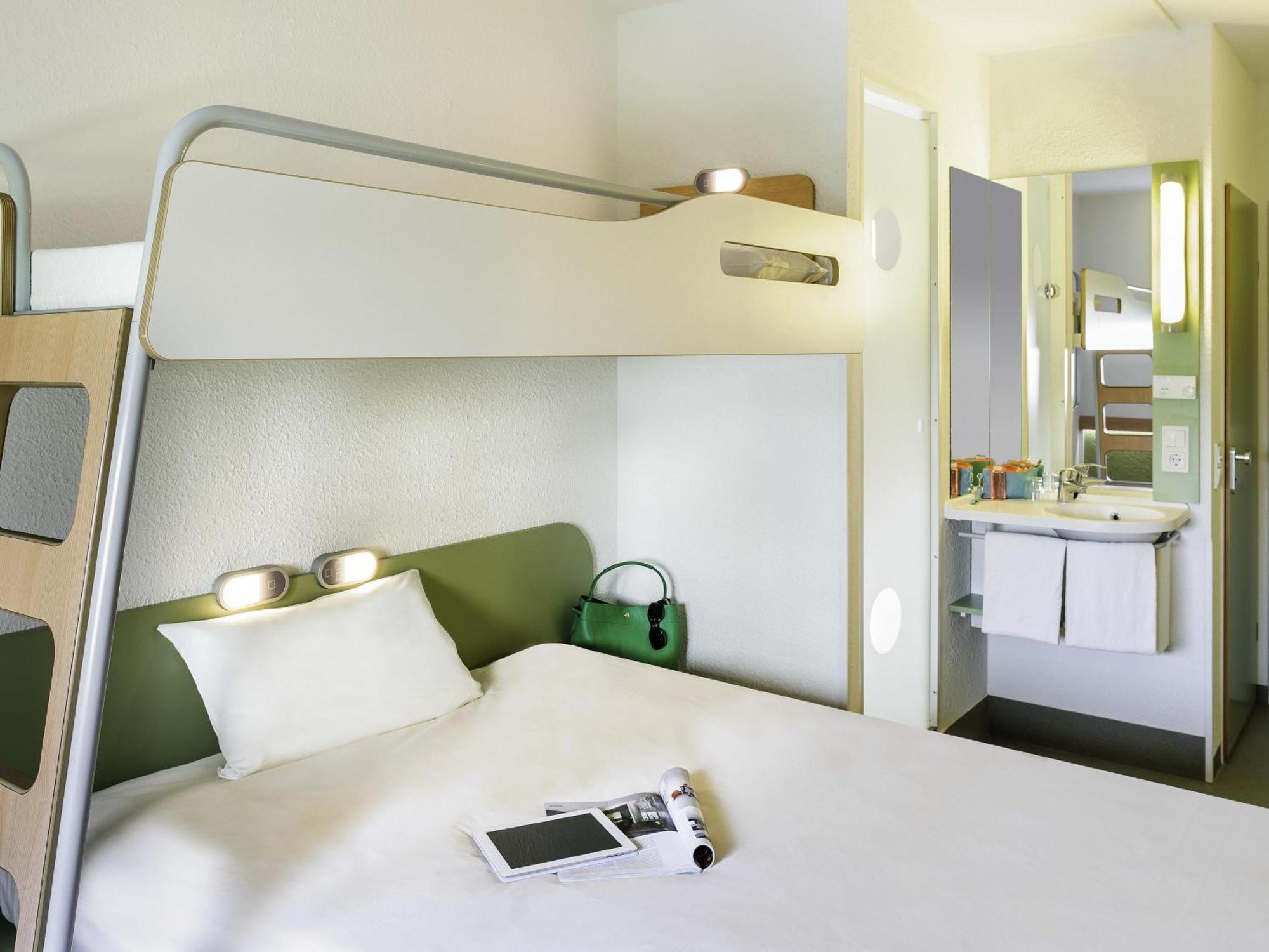 Triple Room Double Bed Bunk Bed