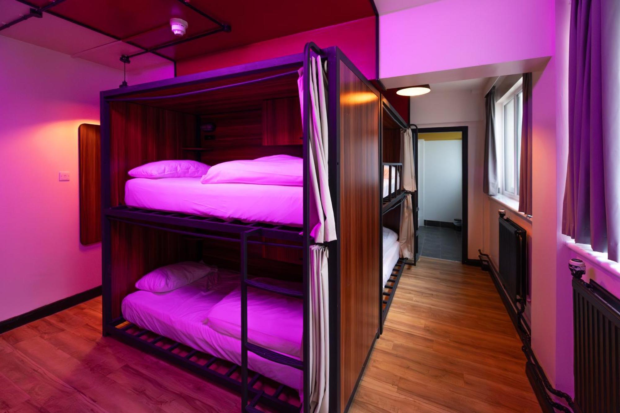 Posto Letto in Dormitorio per 8 Persone