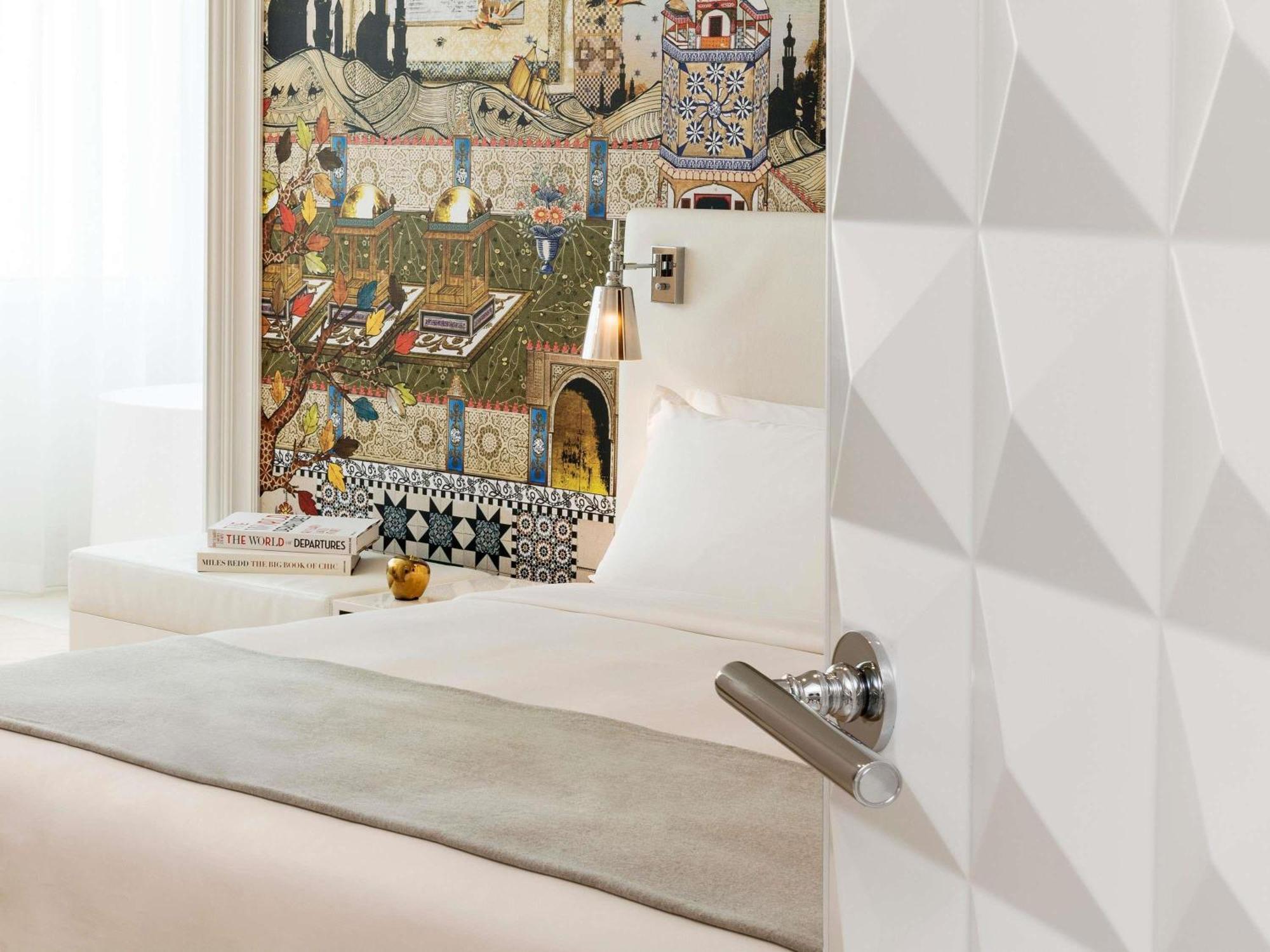 Deluxe Room,1739506551:JPEG