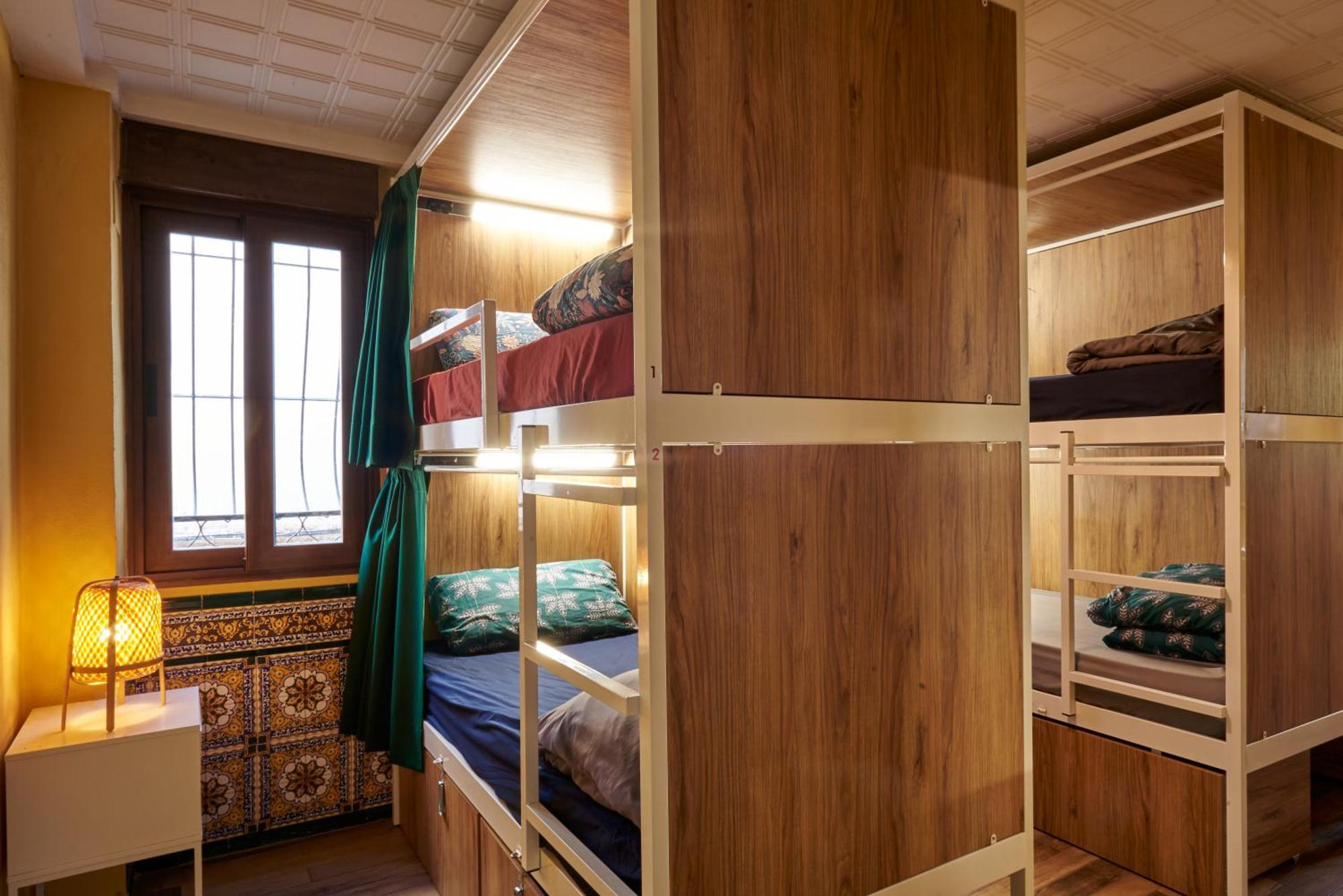 Bed 6-Bed Female Dormitory Room