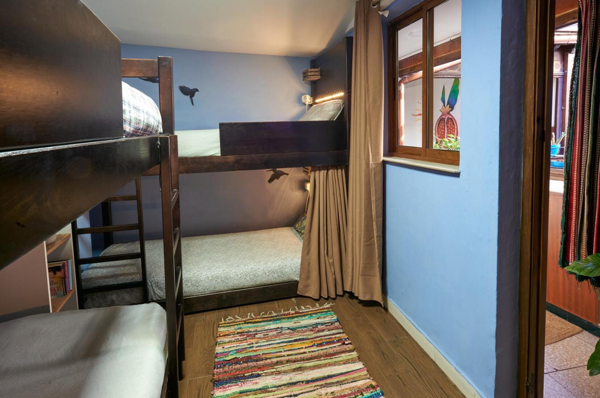 Bed 4-Bed Mixed Dormitory Room