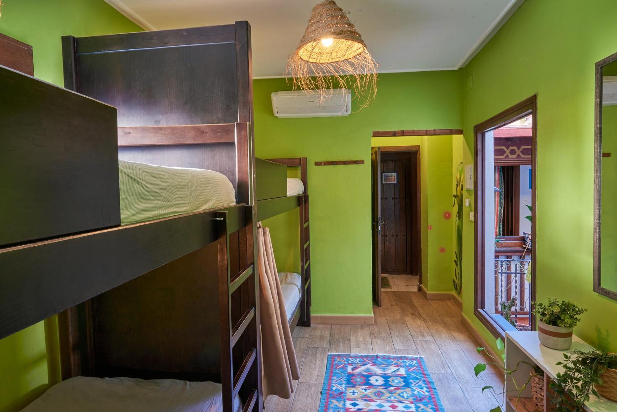 Bed 4-Bed Mixed Dormitory Room