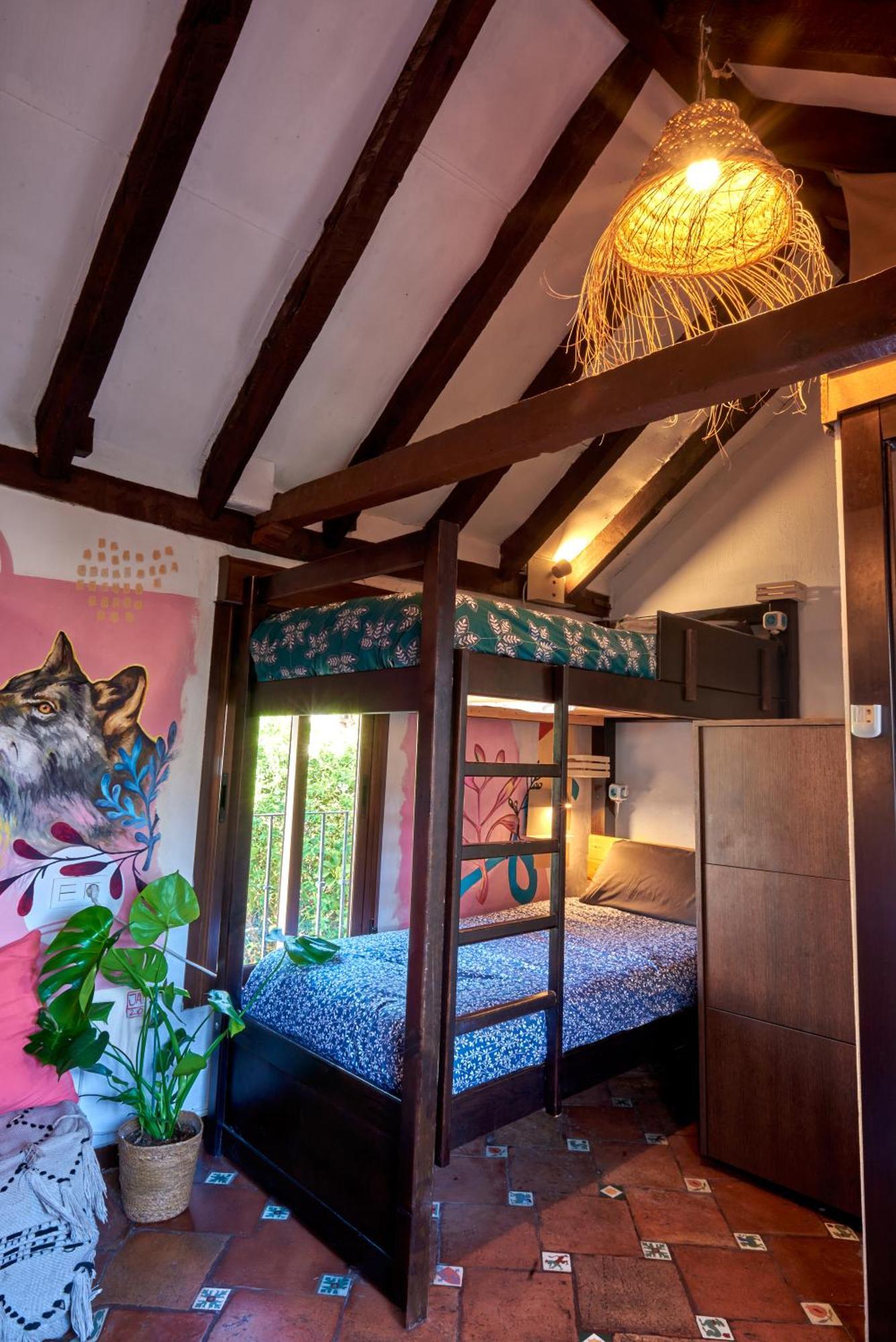 Bed 4-Bed Mixed Dormitory Room