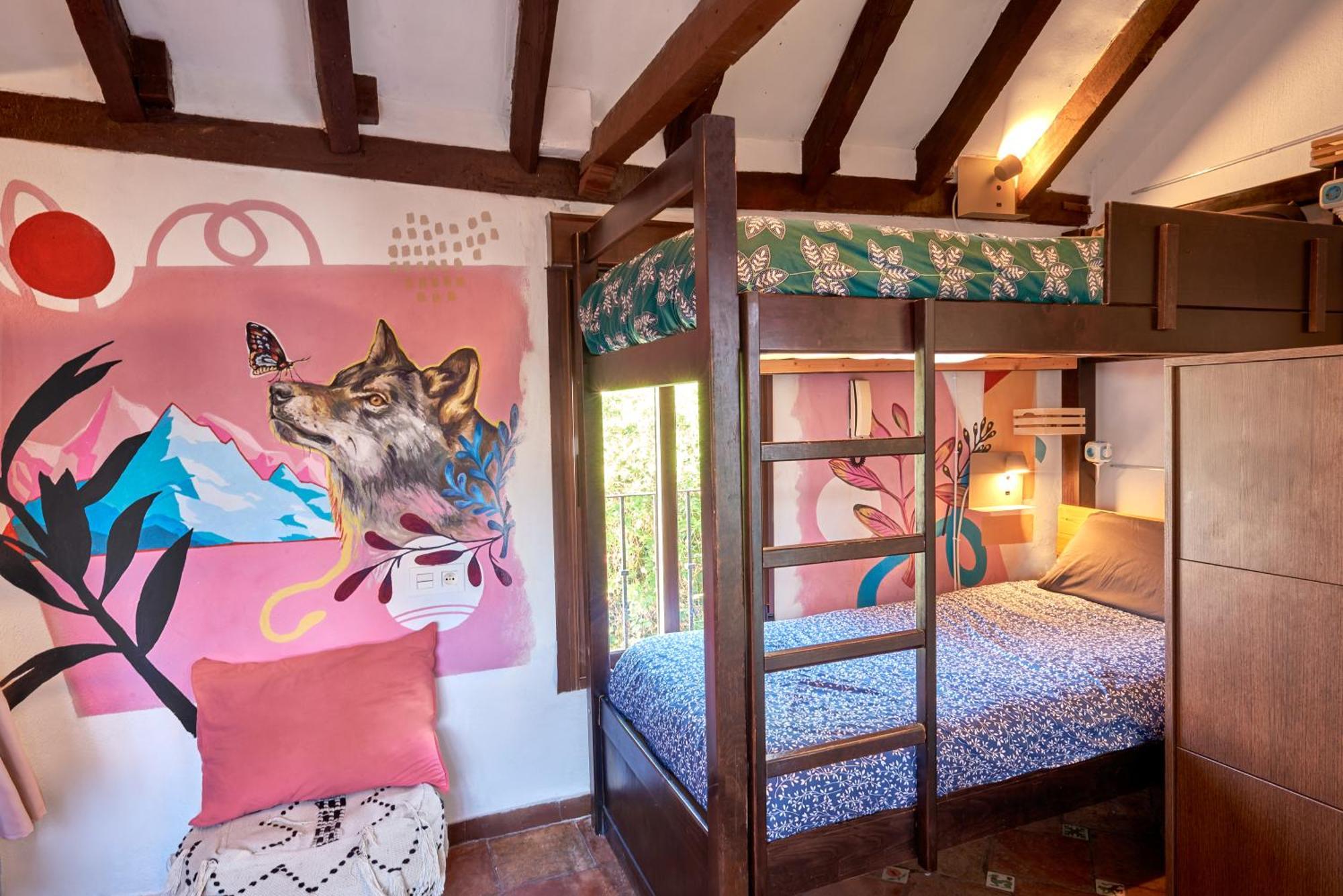 Bed 4-Bed Mixed Dormitory Room