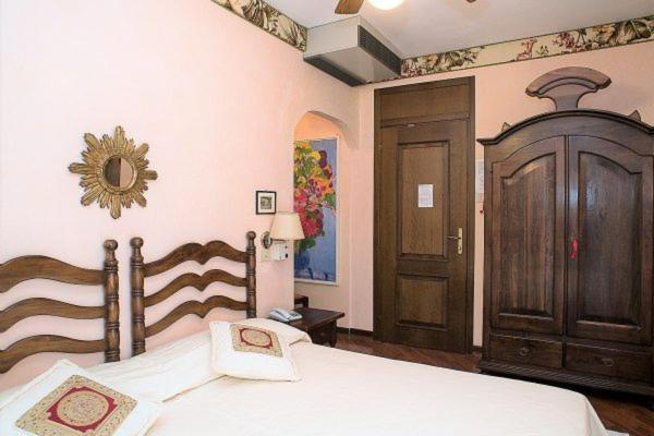 Standard Doppel-/Zweibettzimmer mit Balkon