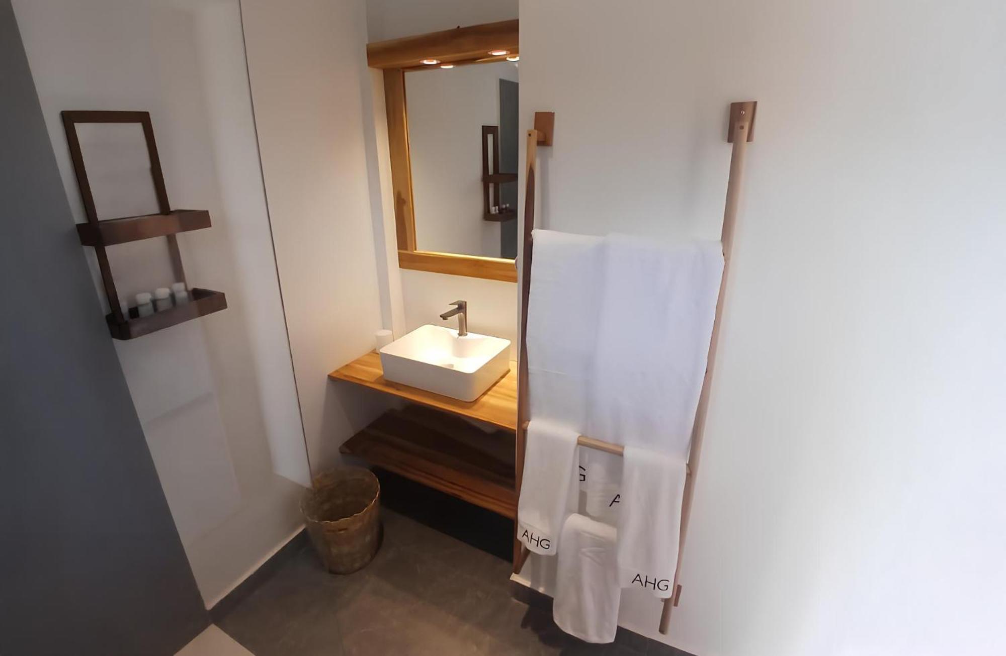 Doppelzimmer mit Balkon und Meerblick