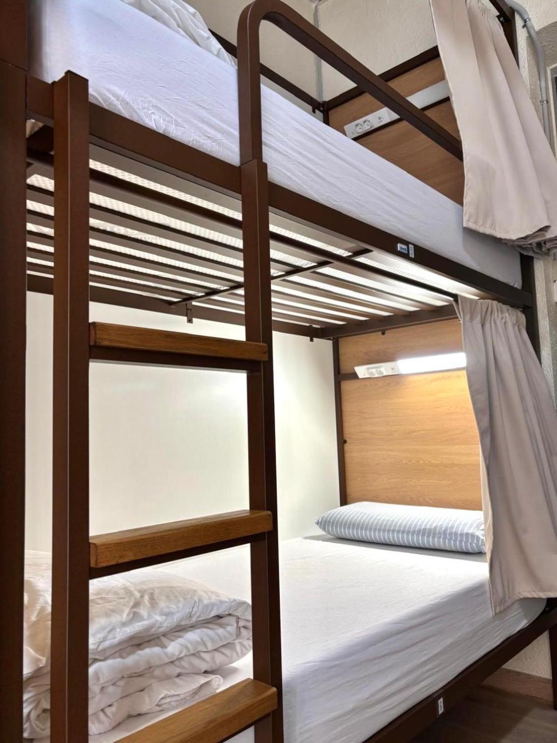 Cama en habitación compartida mixta (6 camas)