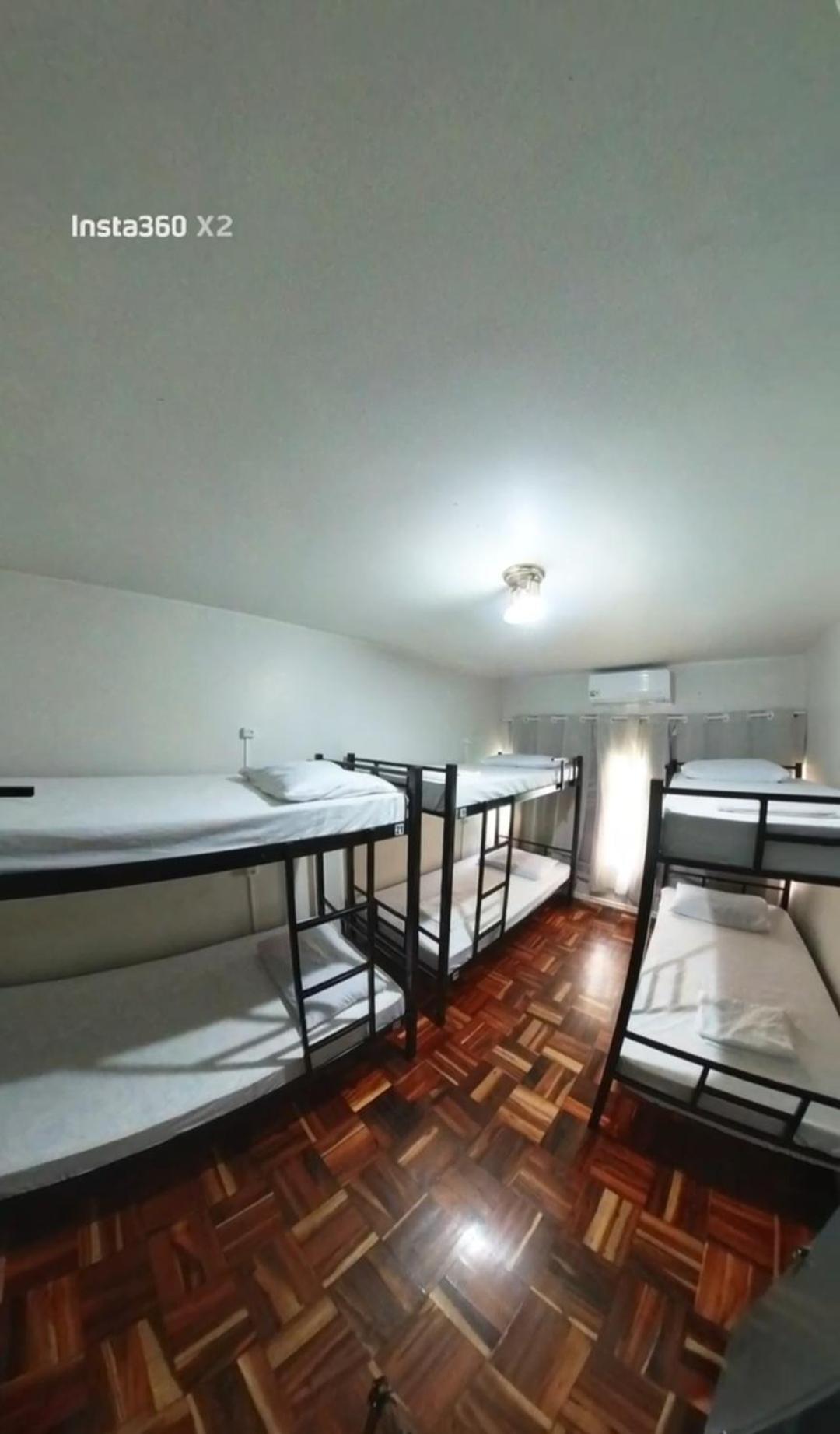 Cama em Dormitório Misto com 6 Camas