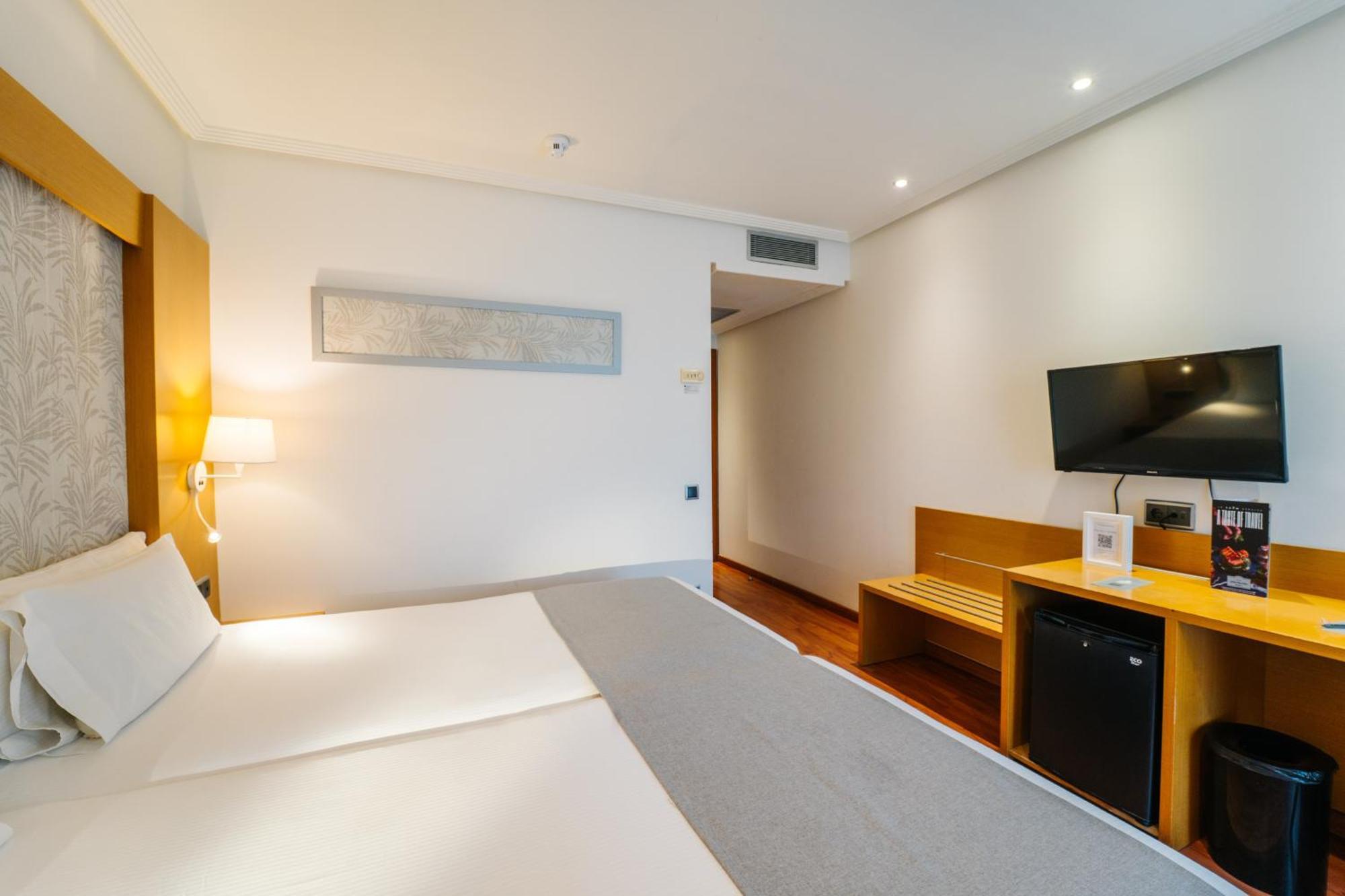 Double Room (1 Adult + 1 Child),1756500596:JPEG