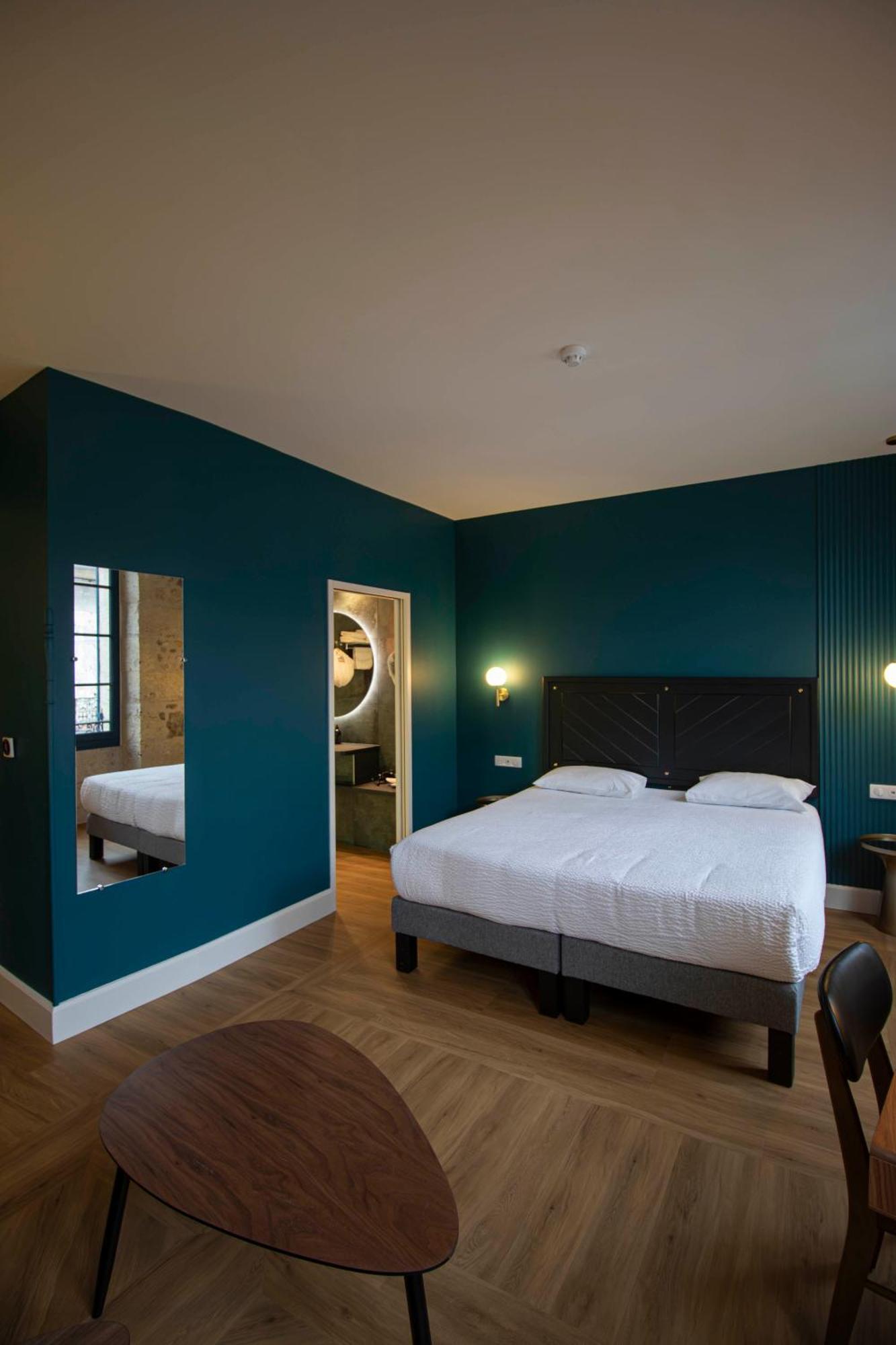 Deluxe Double Room,1756515125:JPEG