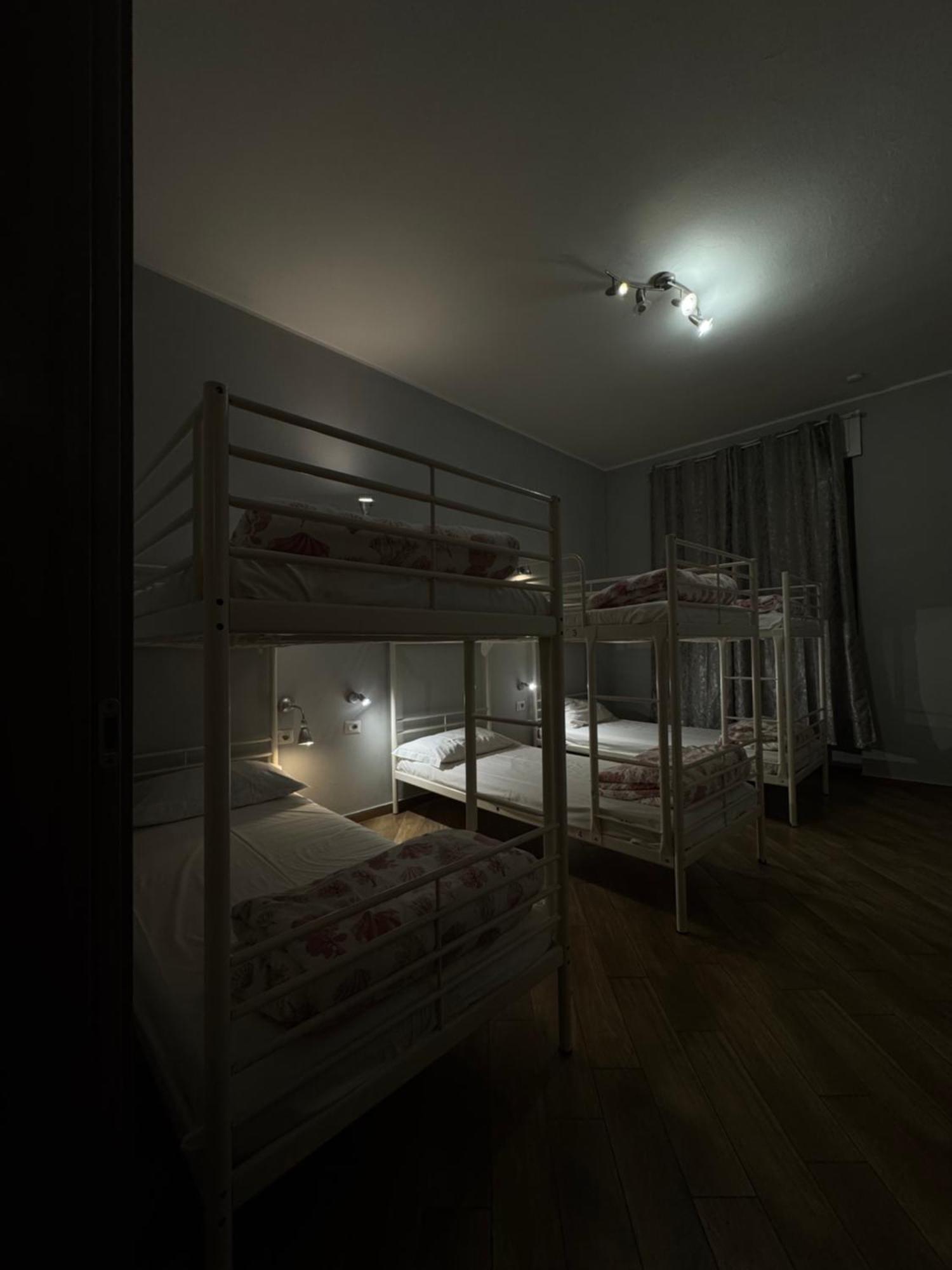 Bed 6-Bed Female Dormitory Room