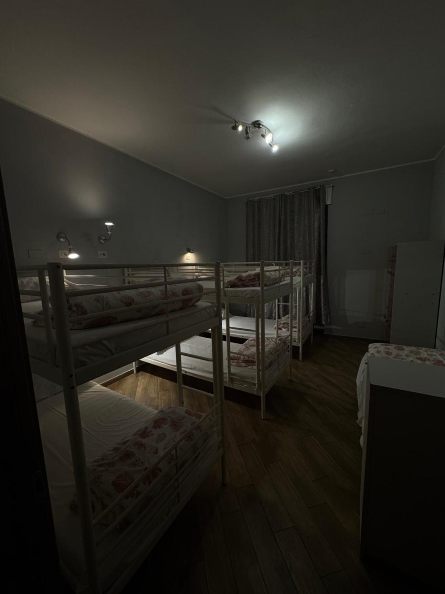 Bed 6-Bed Female Dormitory Room