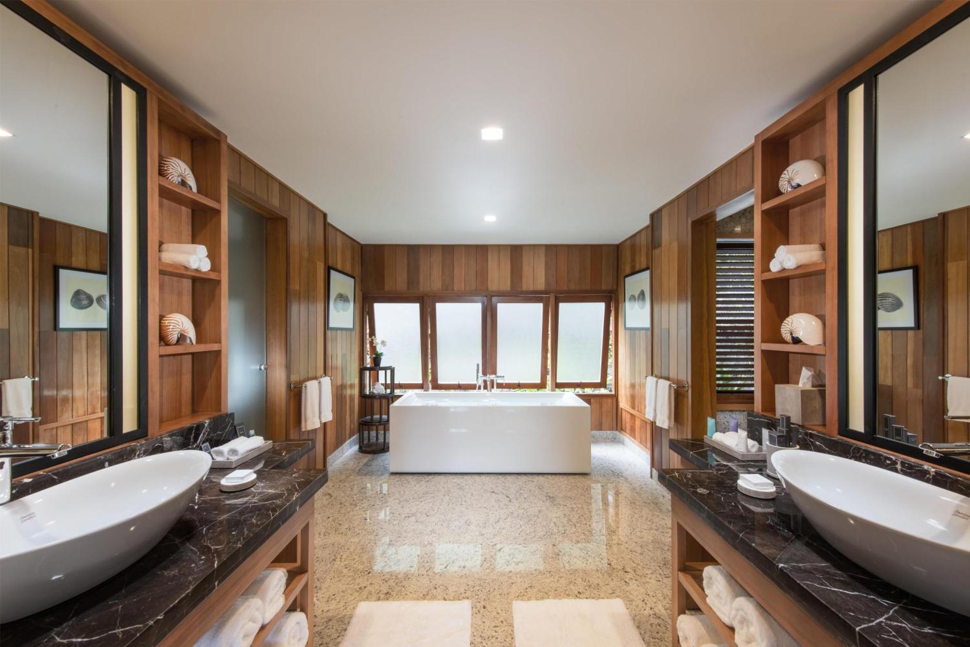 King Suite with Lagoon View,1758329859:JPEG