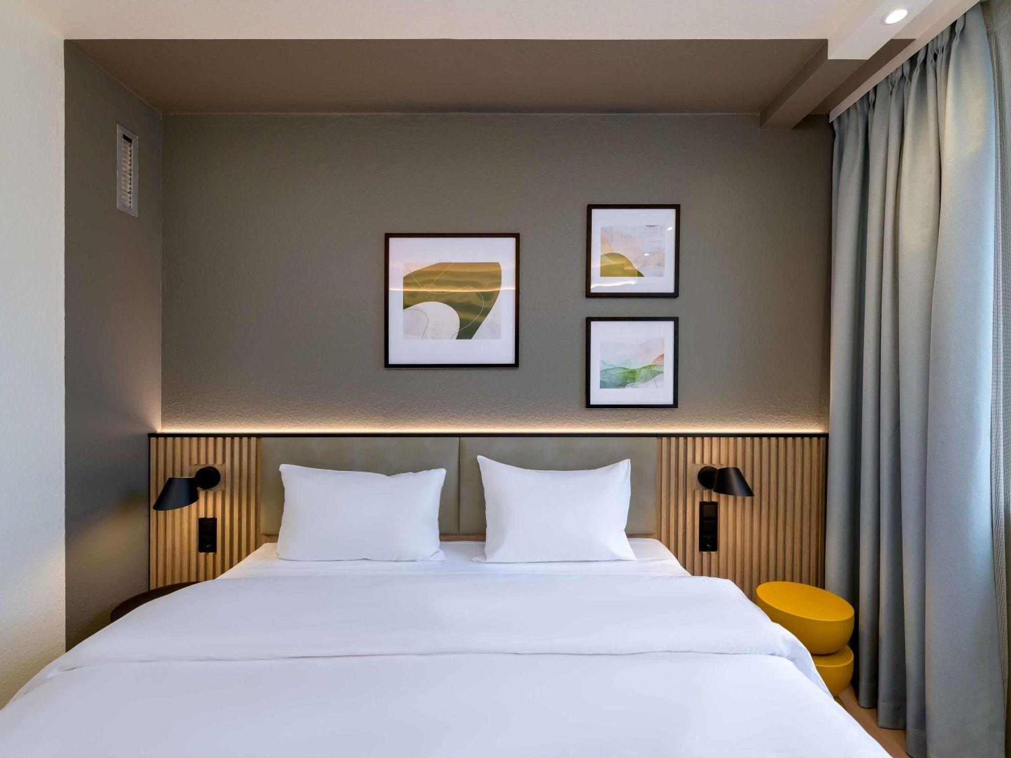 Comfort Kamer met Kingsize Bed en Uitzicht op de Stad