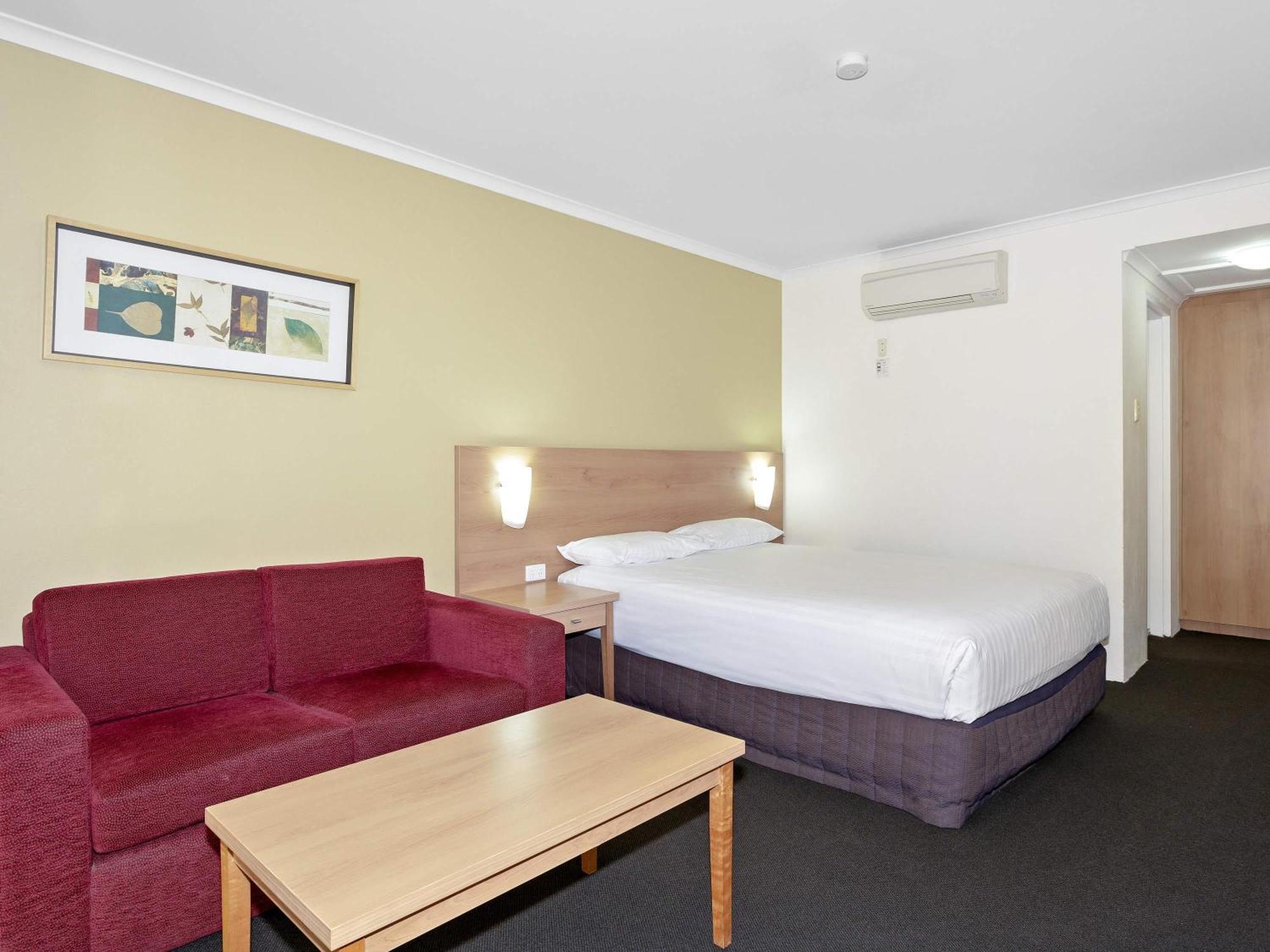 Standard Queen Room