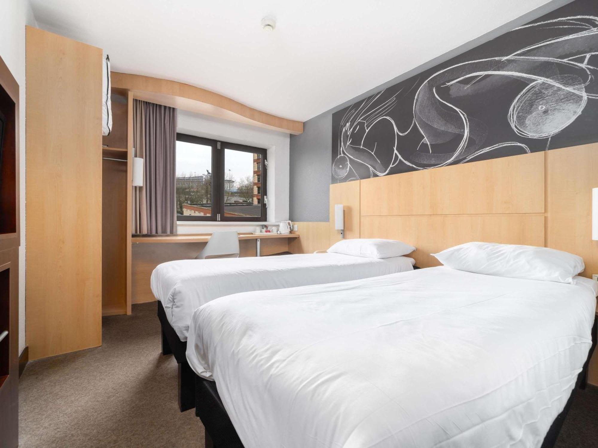 Standard Twin Room Harbour View
