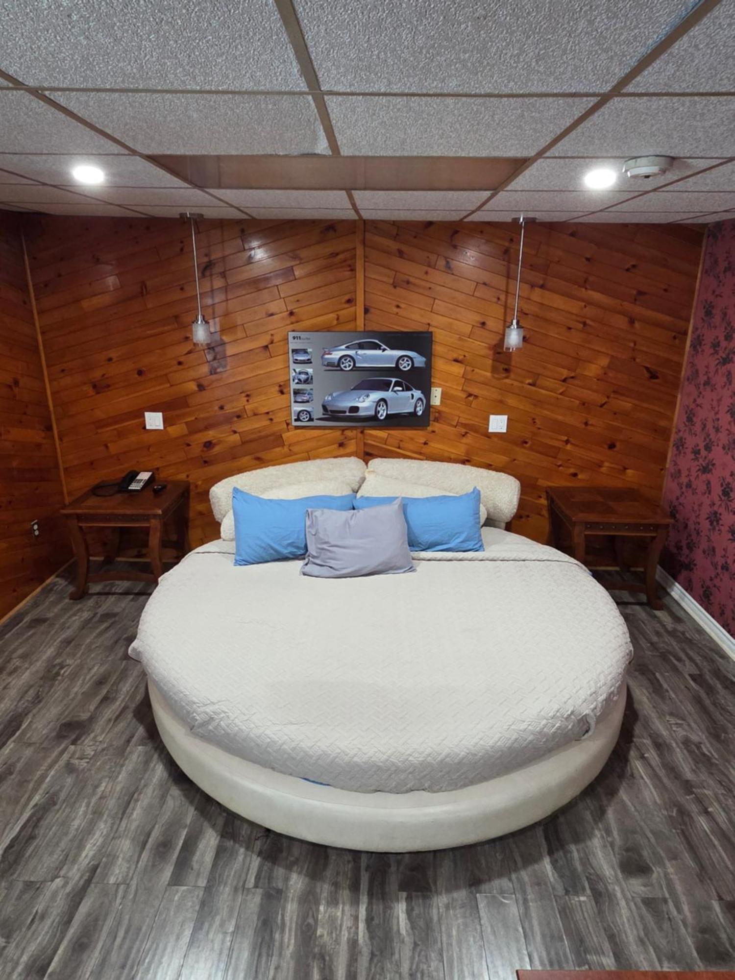 Superior Suite Hot Tub