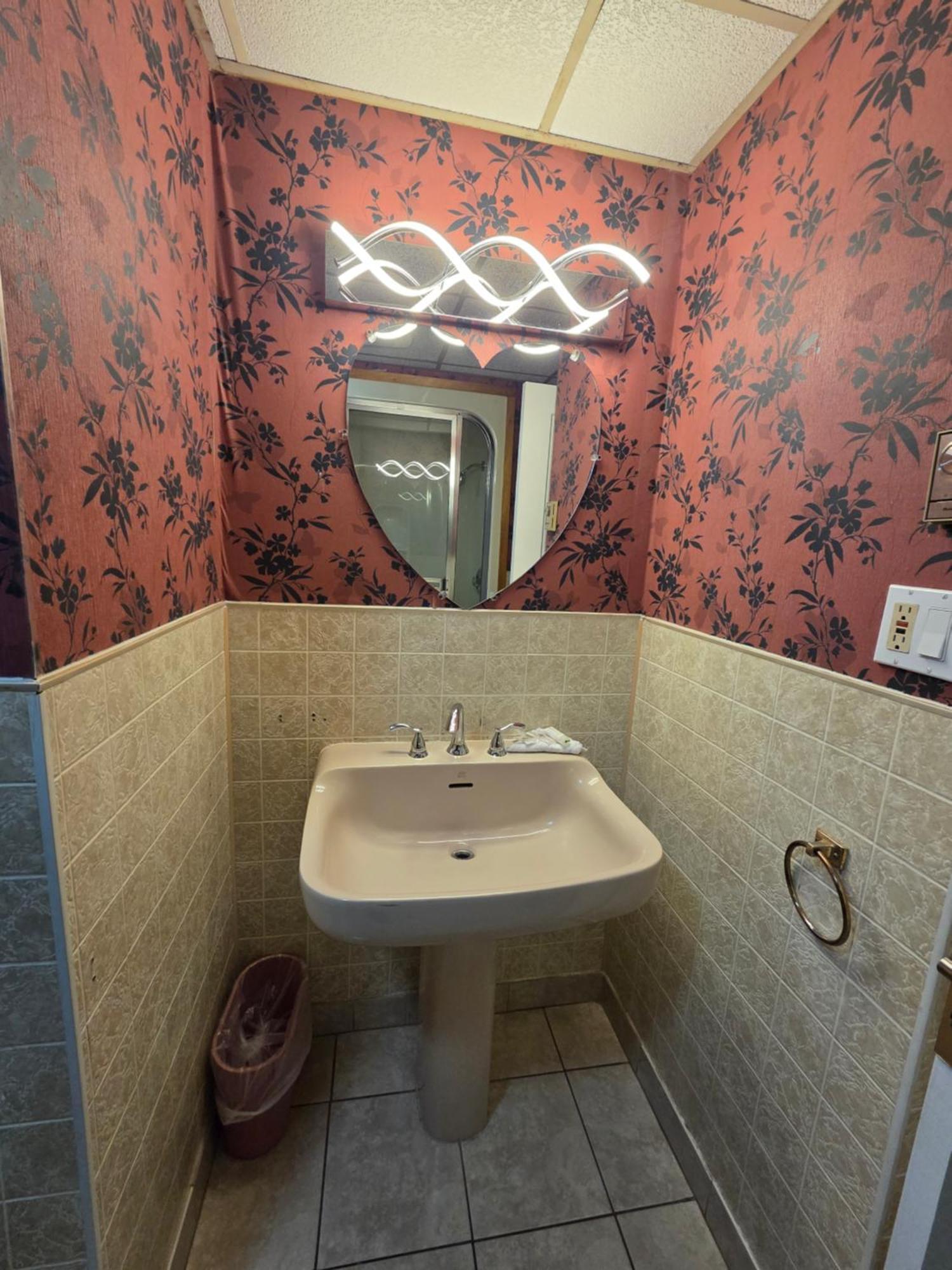 Superior Suite Hot Tub