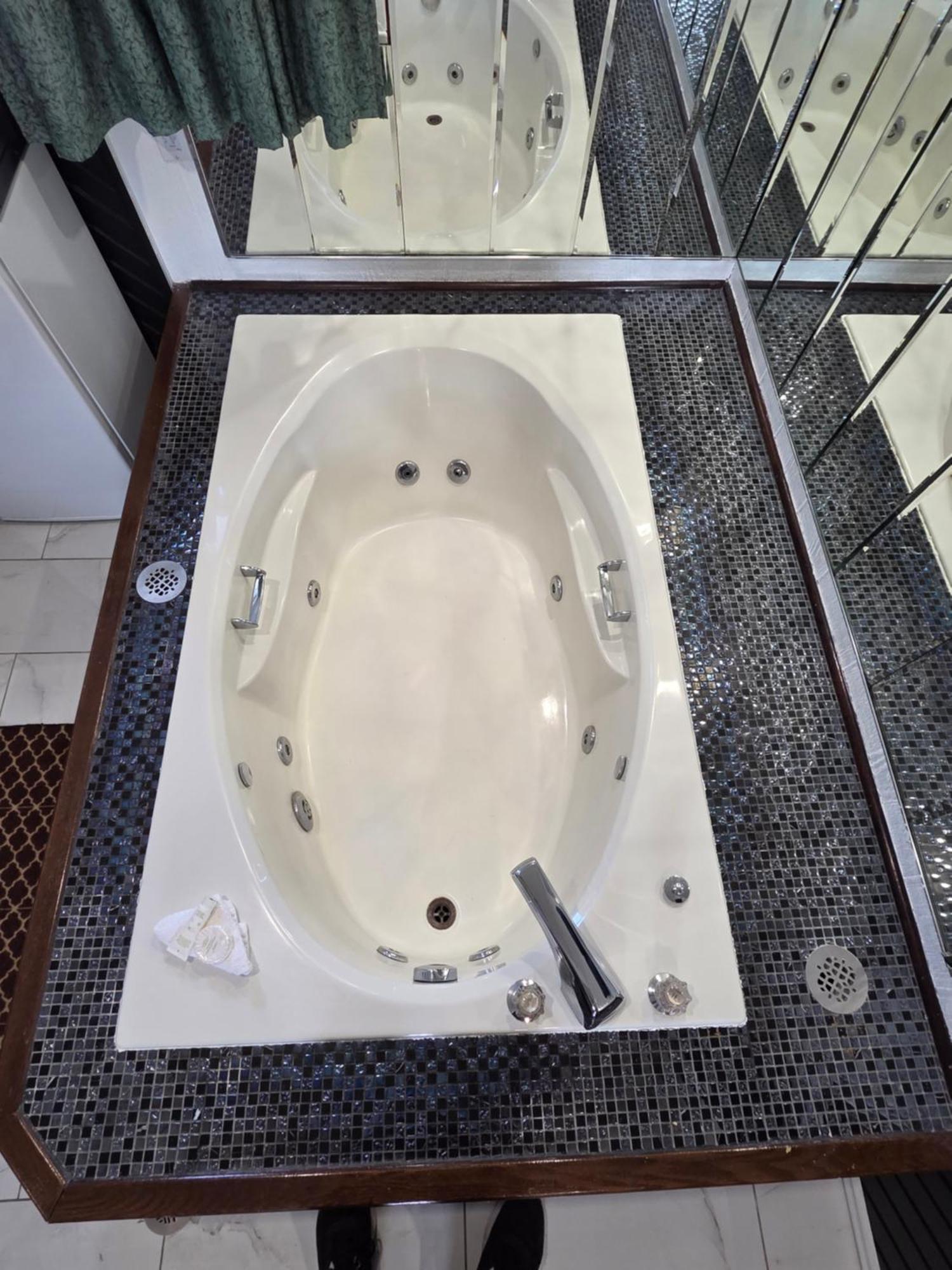 Suite Hot Tub