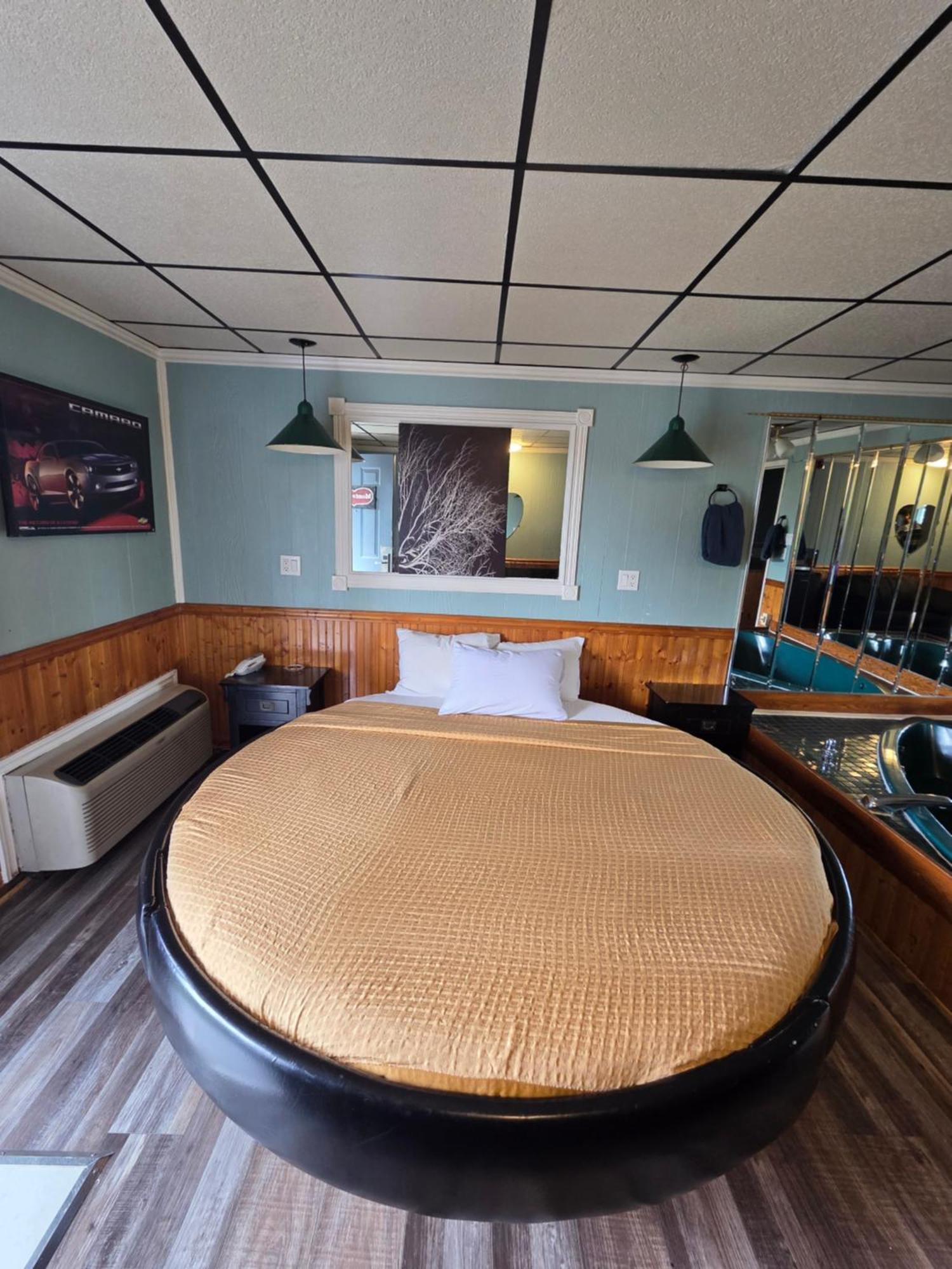 Superior Suite Hot Tub