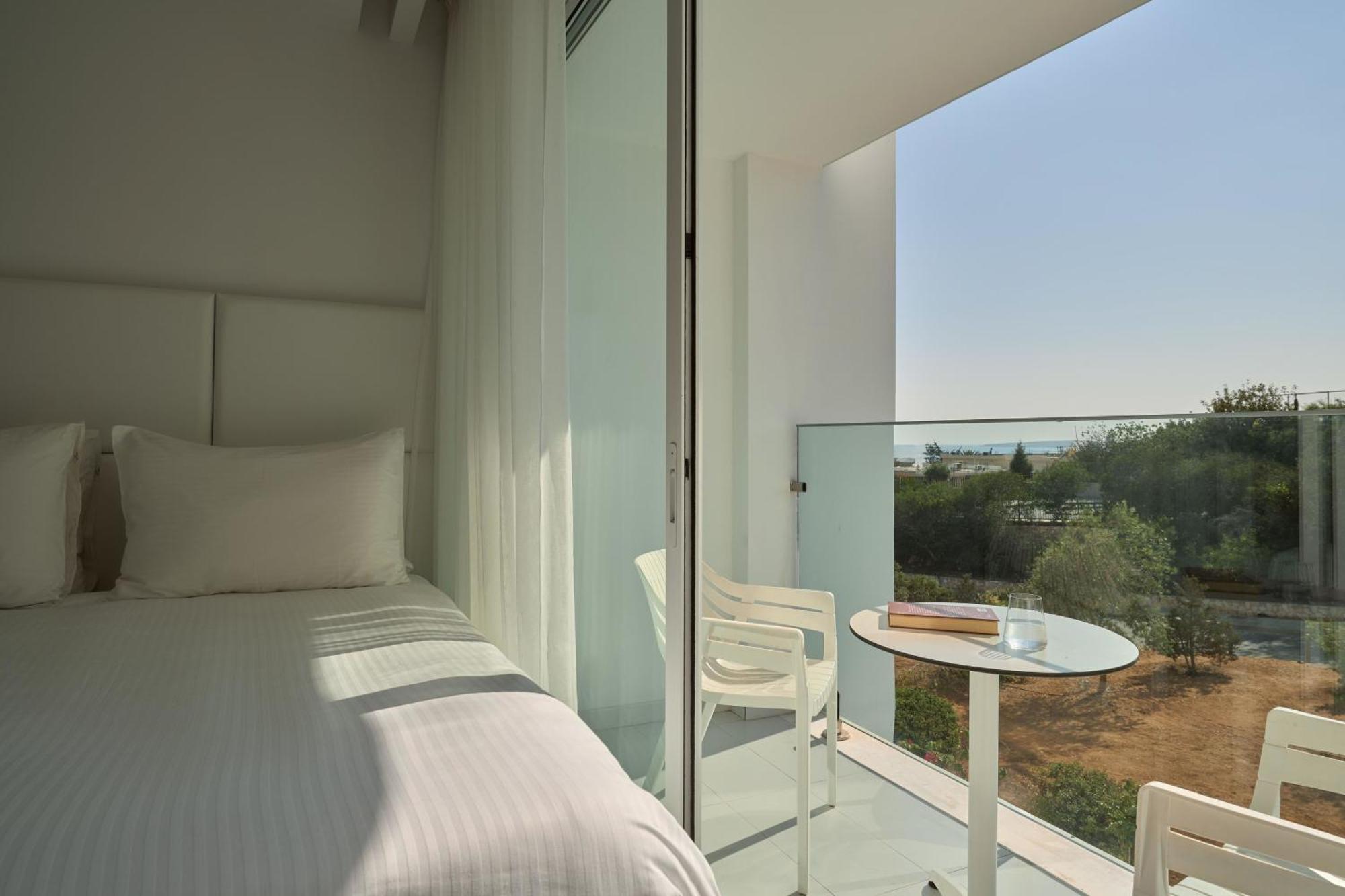 Deluxe Room Urban View Two King Beds