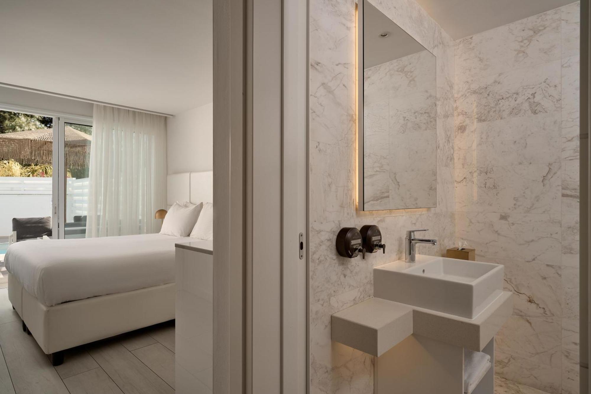 Deluxe Room Urban View