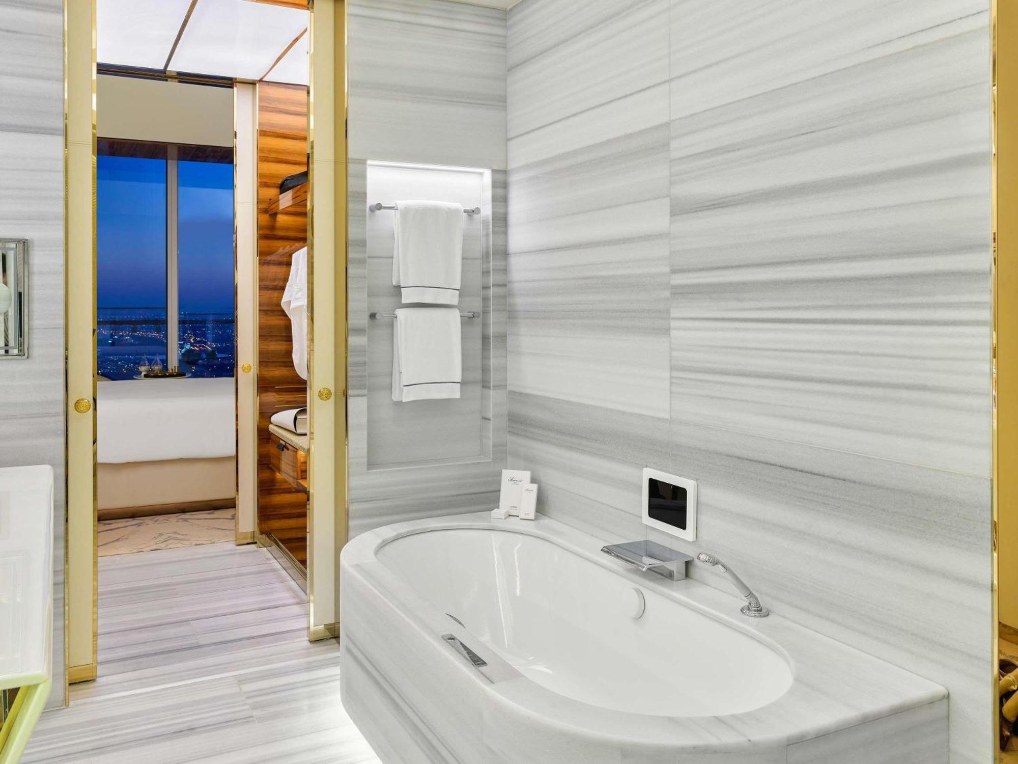Fairmont Twin Room Sea View