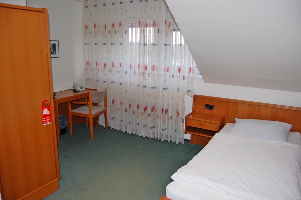 Economy Single Room