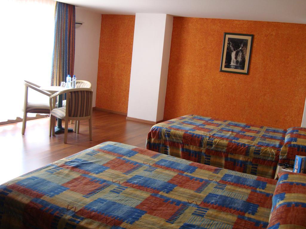 Doppelzimmer mit 2 Doppelbetten
