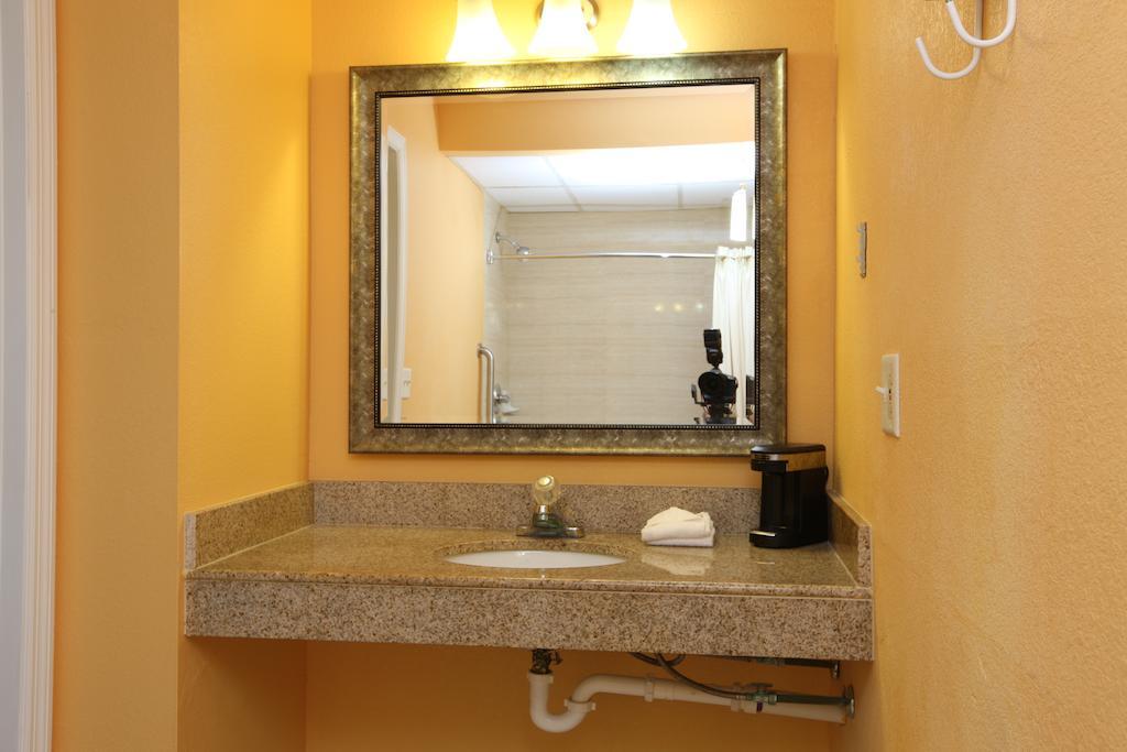 Double Room with Two Double Beds - Non-Smoking