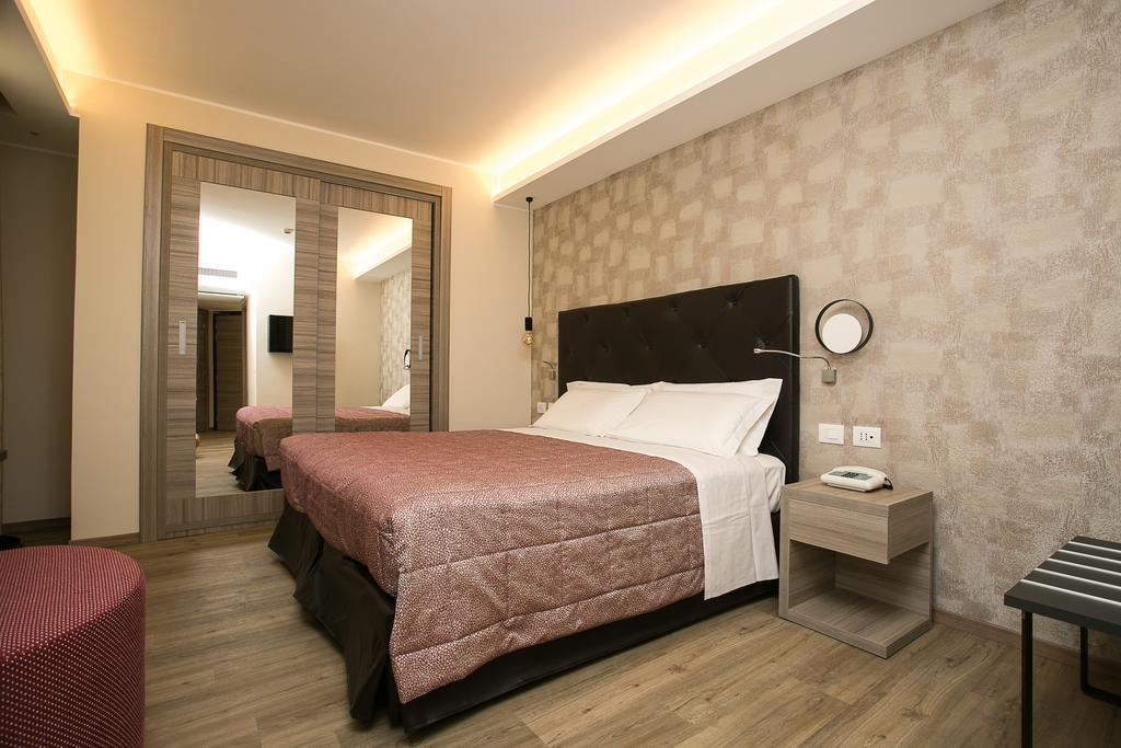 Deluxe Doppel-/Zweibettzimmer mit Balkon