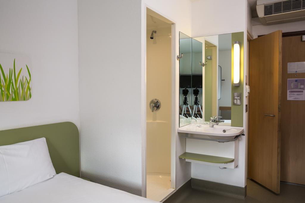 Zweibettzimmer (2 Erwachsene)