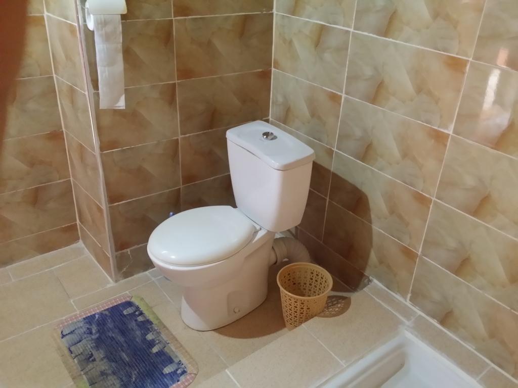 Single Room Shared Shower Toilet,766775278:JPEG